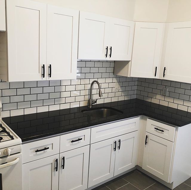 Kitchen remodel in south philly! Are you ready to upgrade your kitchen or bathrooms? Contact us today for a free estimate! .
.
.
.
#hitchcockhomeservices #hitchcockhomemade #builtins #customhomes #customwoodwork #philadelphiacontractor #philadelphiah
