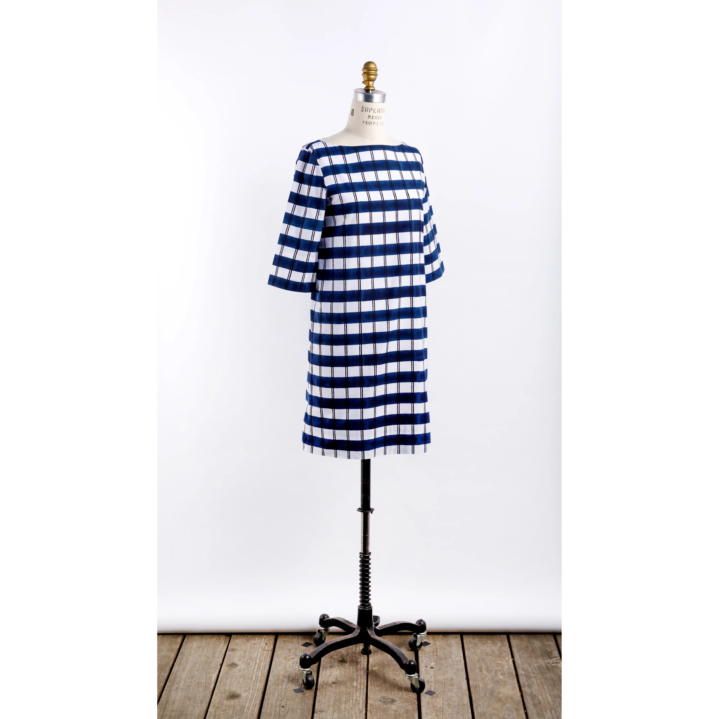 SS20_PreetiDress_Nazif_WhtNavyBlk_0030.jpg