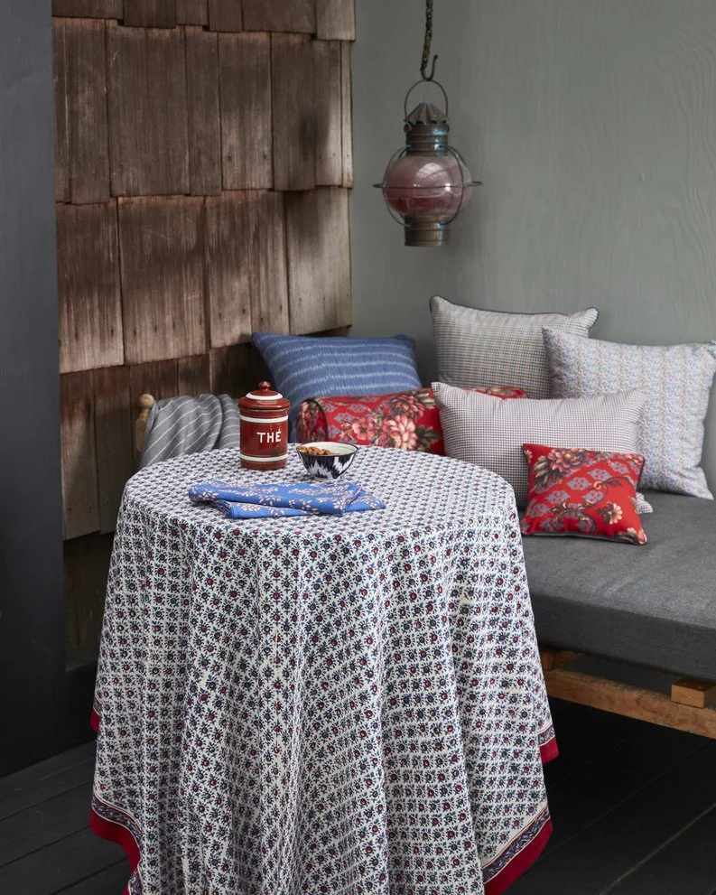 Tablecloth booti red white blue