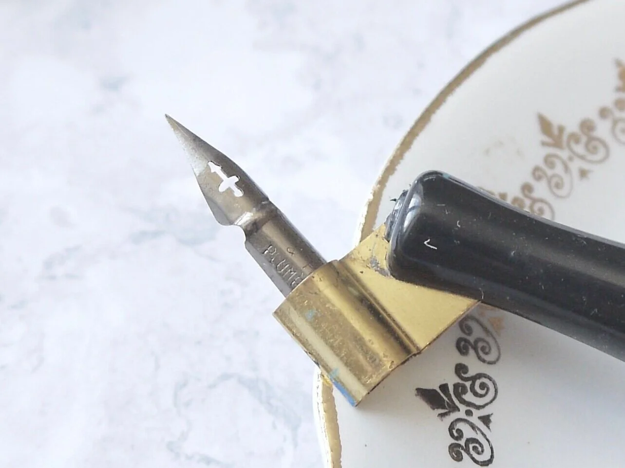 How To Use An Oblique Pen For Calligraphy — Mirabelle Makery