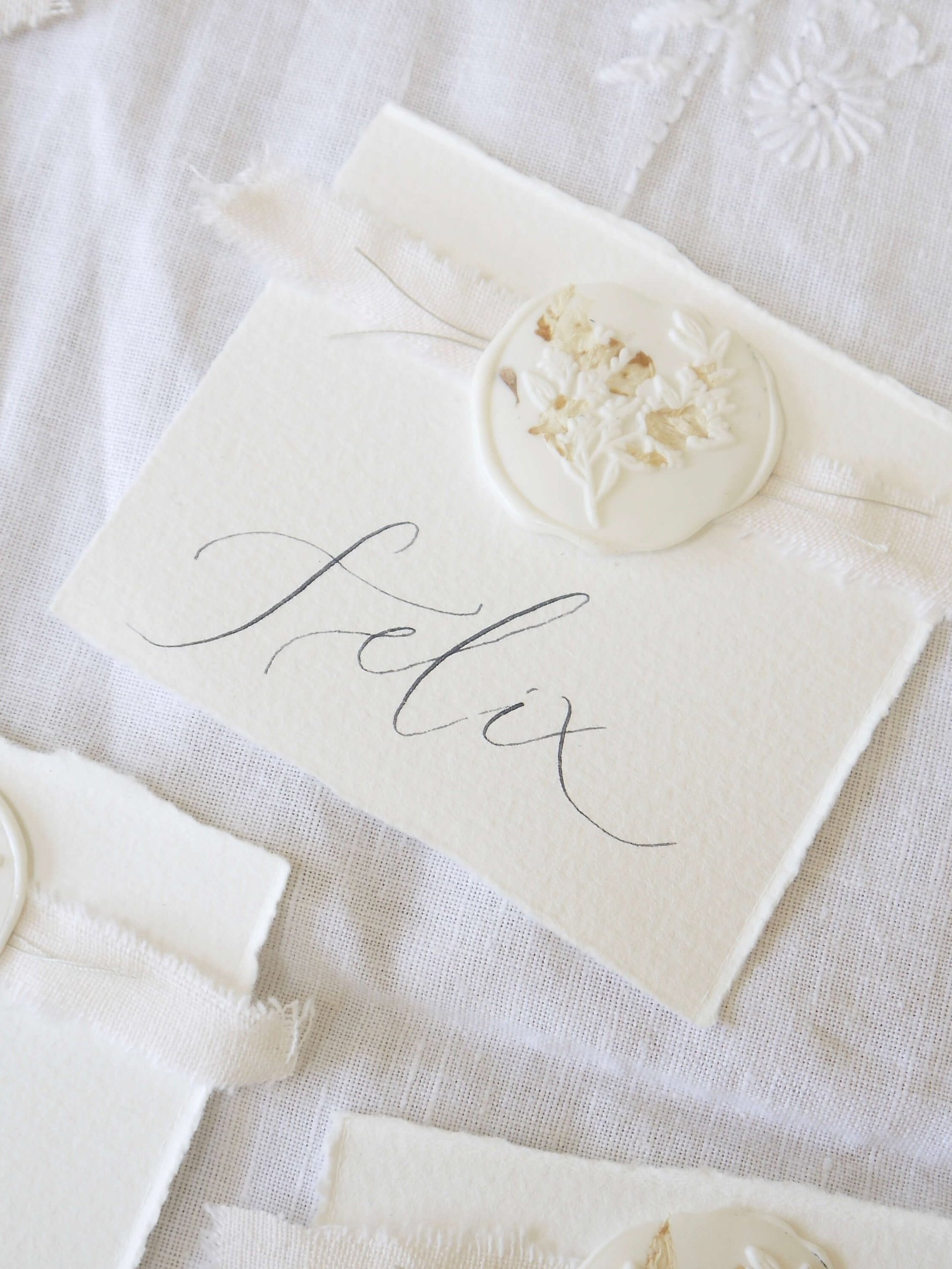 Handwritten elegant place cards wedding