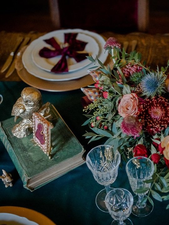 Floral centrepiece for a winter wedding