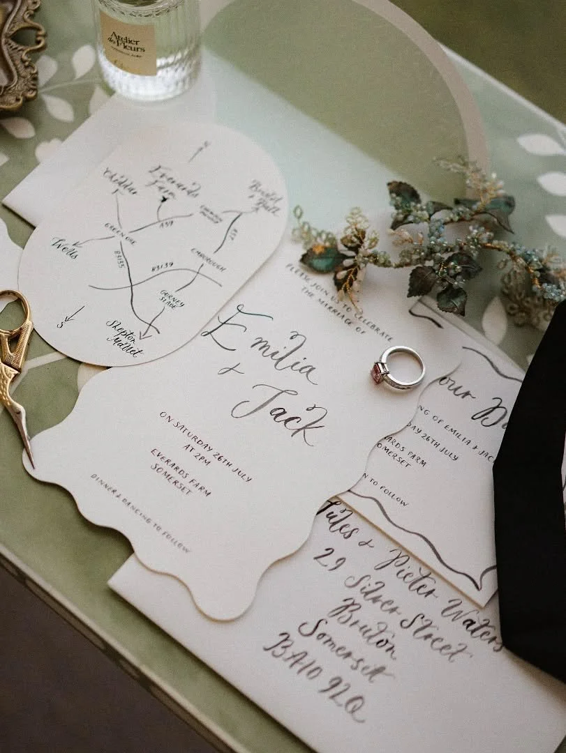 A Friday delight ✨ A first look at this romantic invitation suite, captured at the beautiful Everard's Farm just up the road from Wells. Featuring delicate watercolour calligraphy, with soft waves textures designed to make your heart skip a beat.

#W