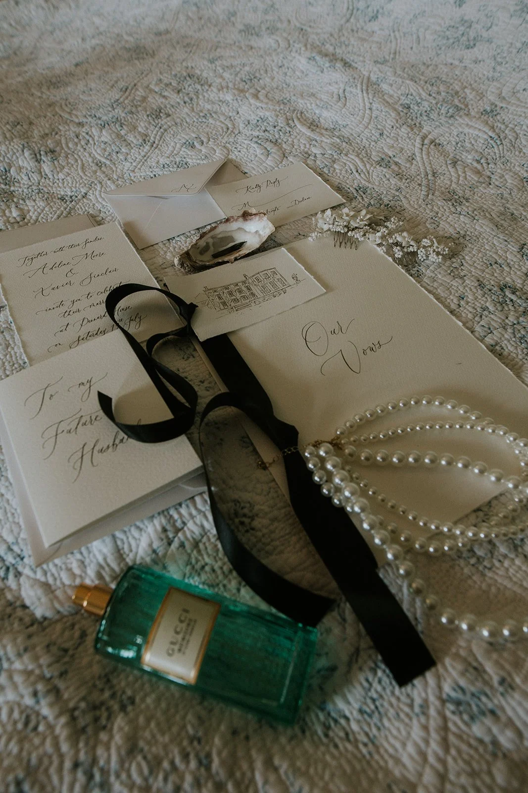 Minimal vow booklets with modern calligraphy for classic wedding style