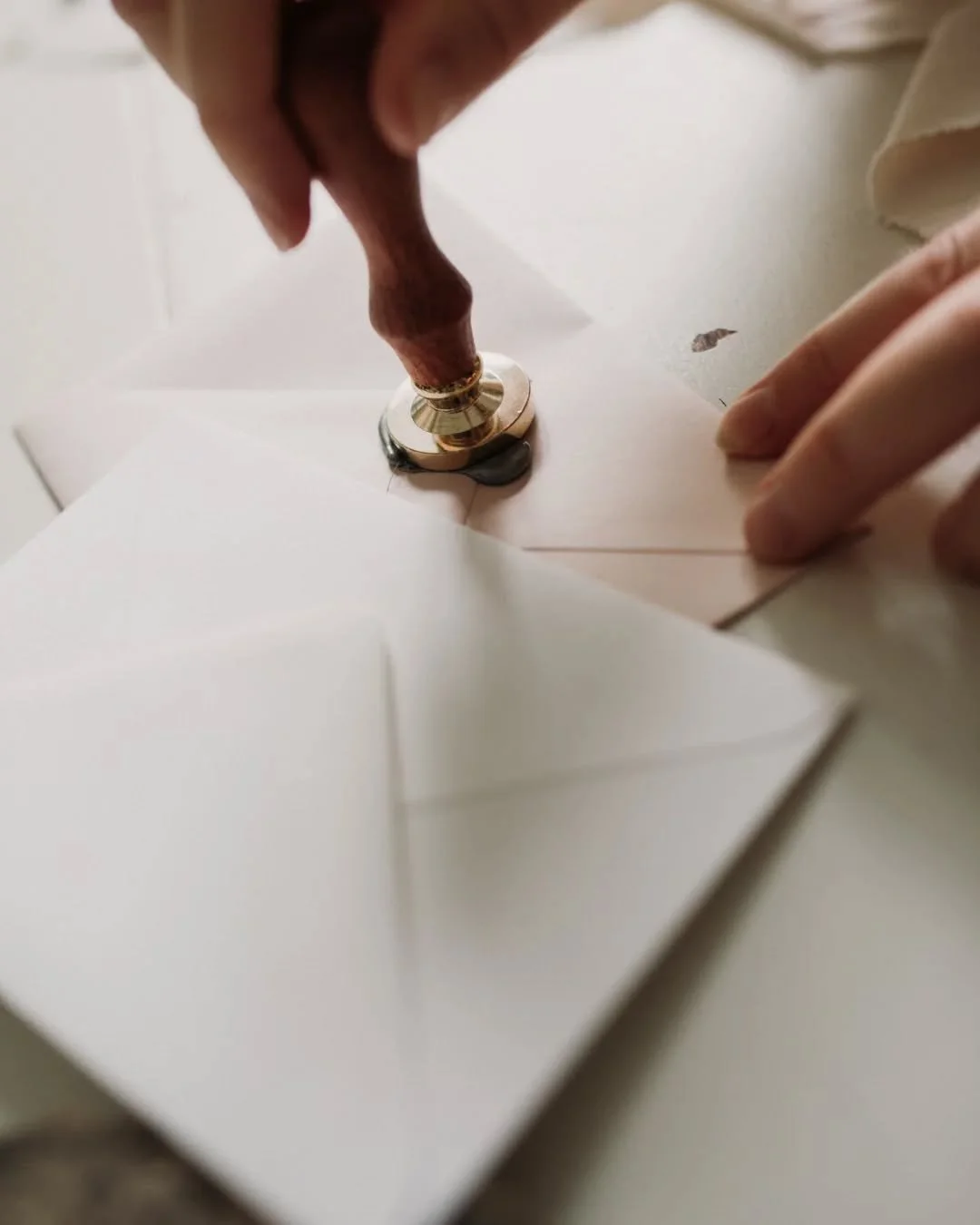 My love letters are moving 💌
If you still want pretty paper goods, wedding tips, and a little extra romance in your inbox &mdash;
re-subscribe now&nbsp;before the last note is sent:&nbsp;www.mirabellemakery.com/subscribe

Photo: @GemHicksPhotography