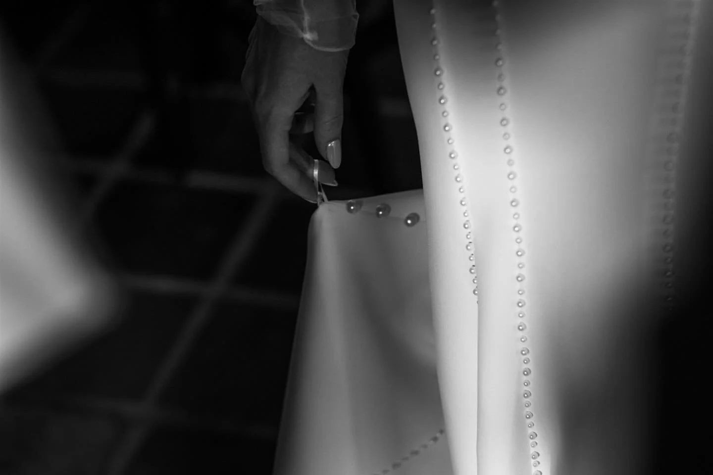 The little details and a love for the light makes them shiney and bright 🤍.

Candidly taking pics of moments that your wedding day story as it happens.

Image taken whilst working alongside Holly Jo Photography

Lichfield Wedding Photographer | Blac