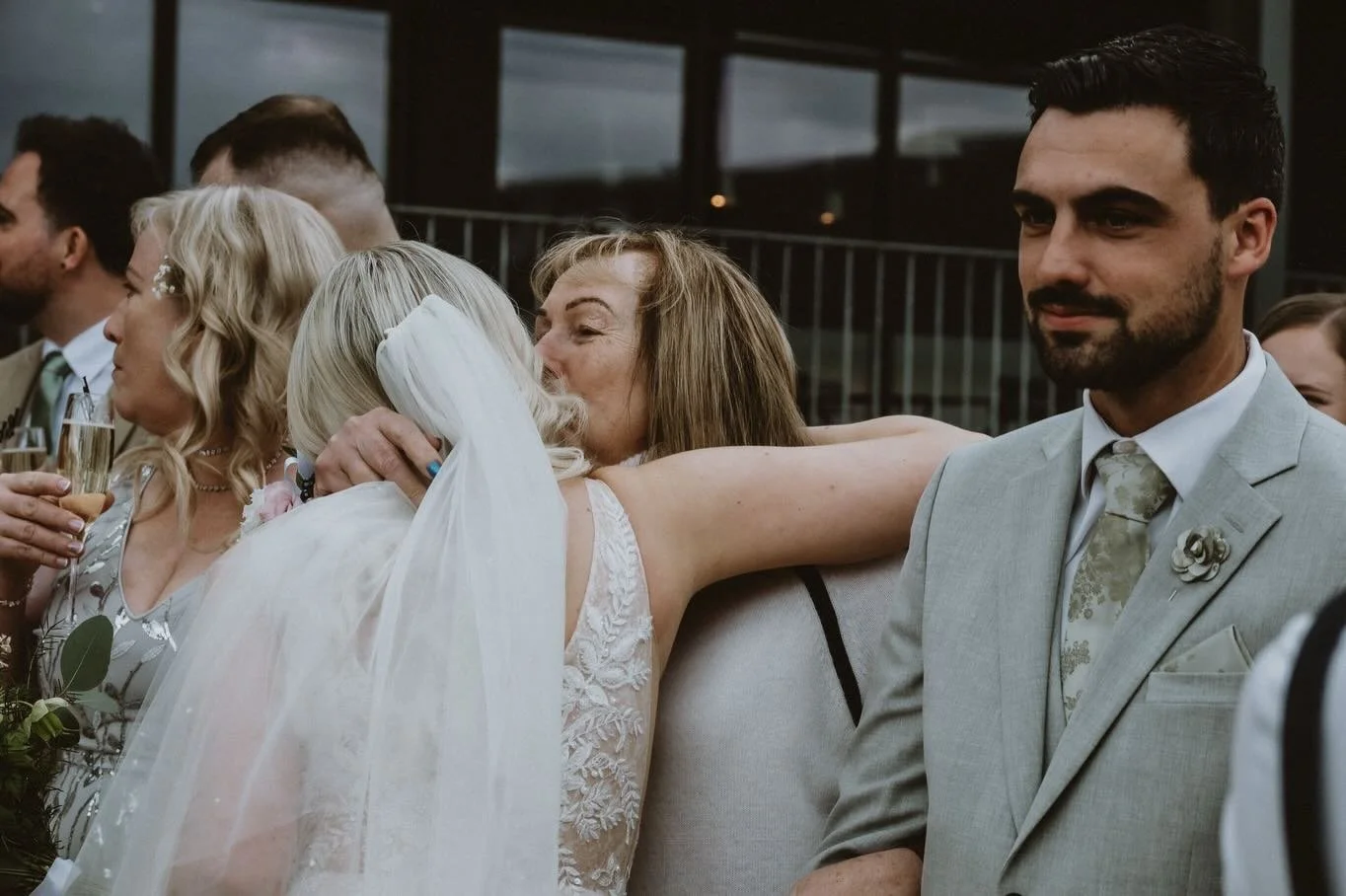 A wedding day is made of tiny, unforgettable moments. The laughter during speeches, the hug with the bride, friends waving napkins during the bridal party entrance &ndash; these are the moments that tell the real story of a day.

Last spring I had th