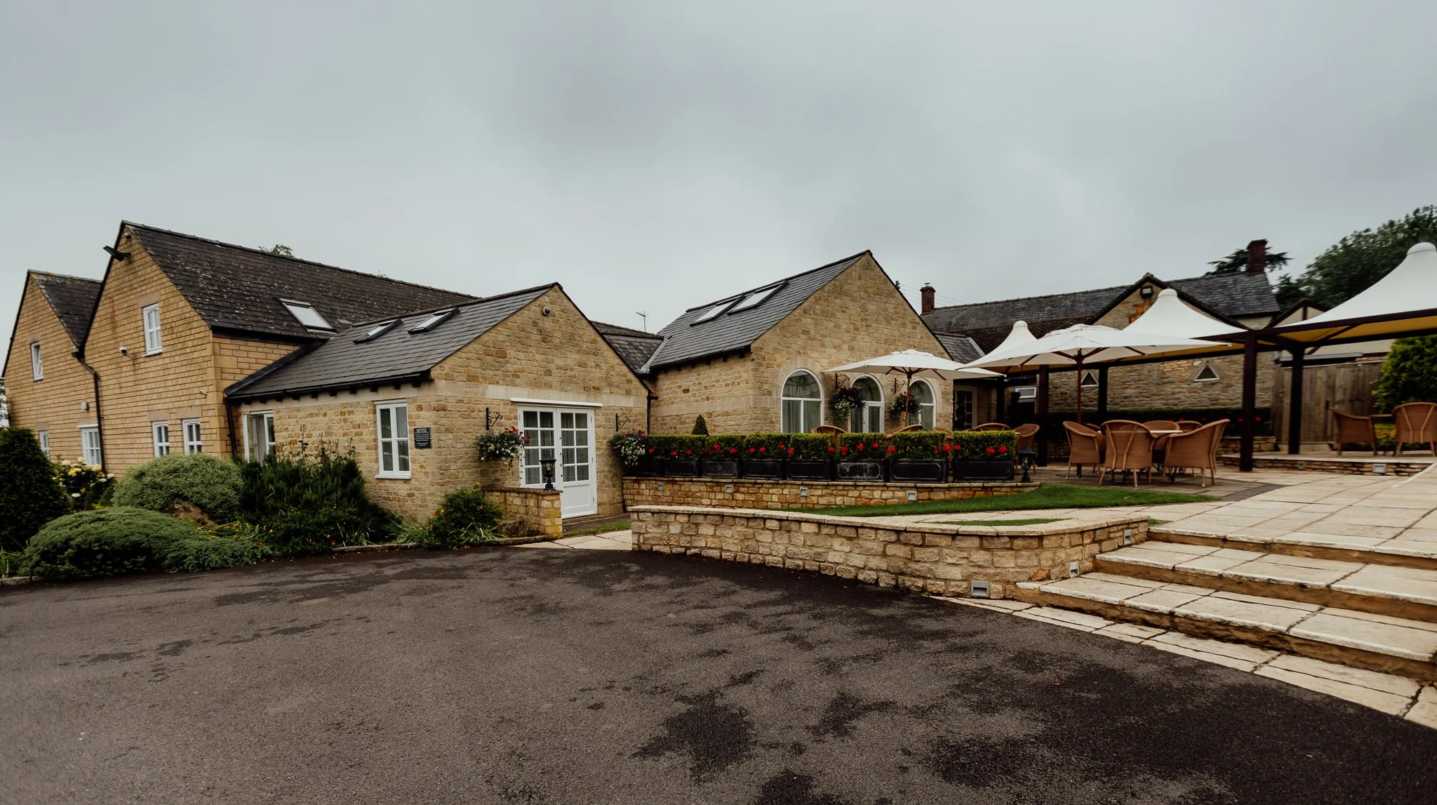 Hyde-House-Cotswold-Wedding-Photography-2.jpg