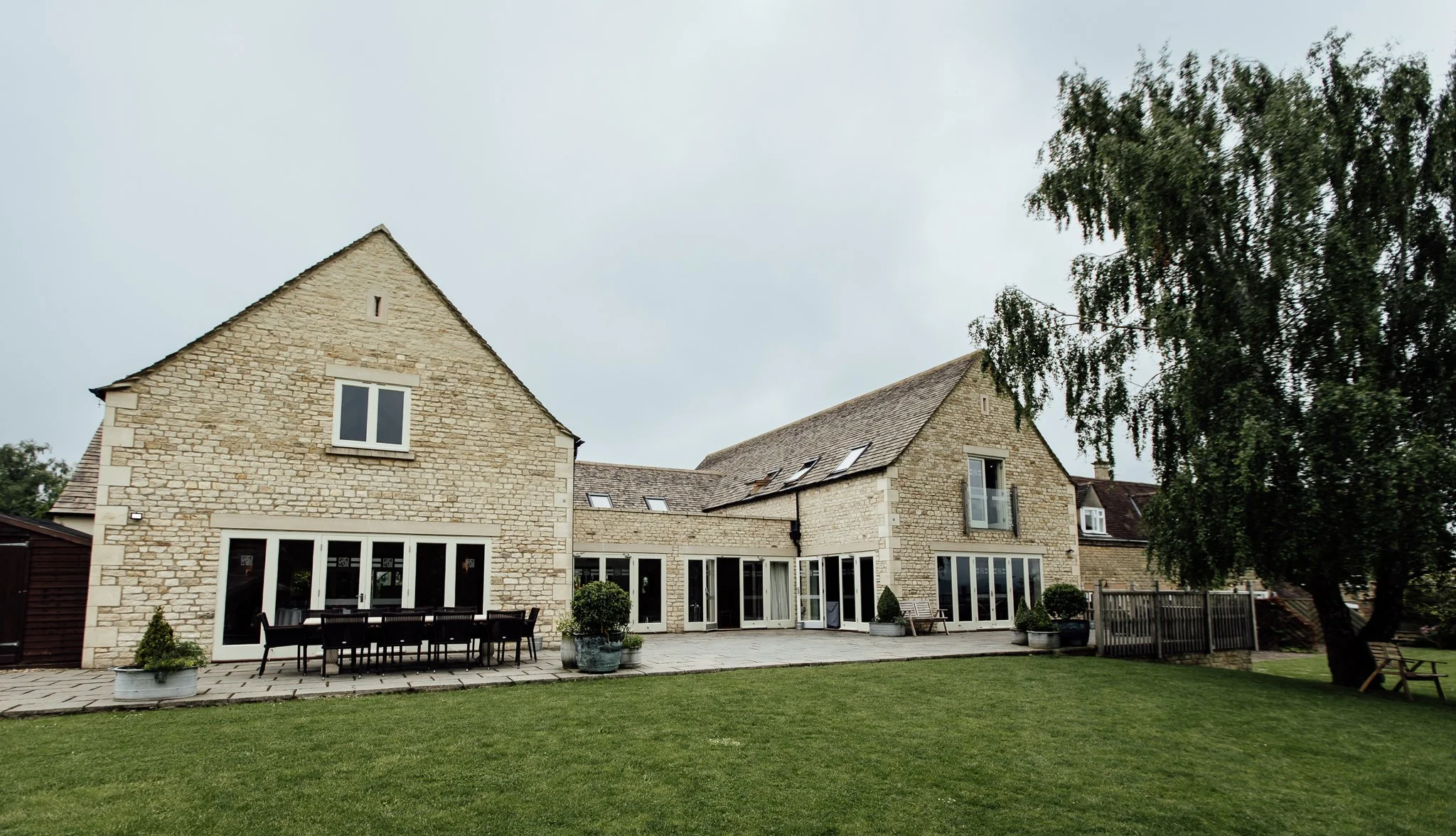 Hyde-House-Cotswold-Wedding-Photography-18.jpg