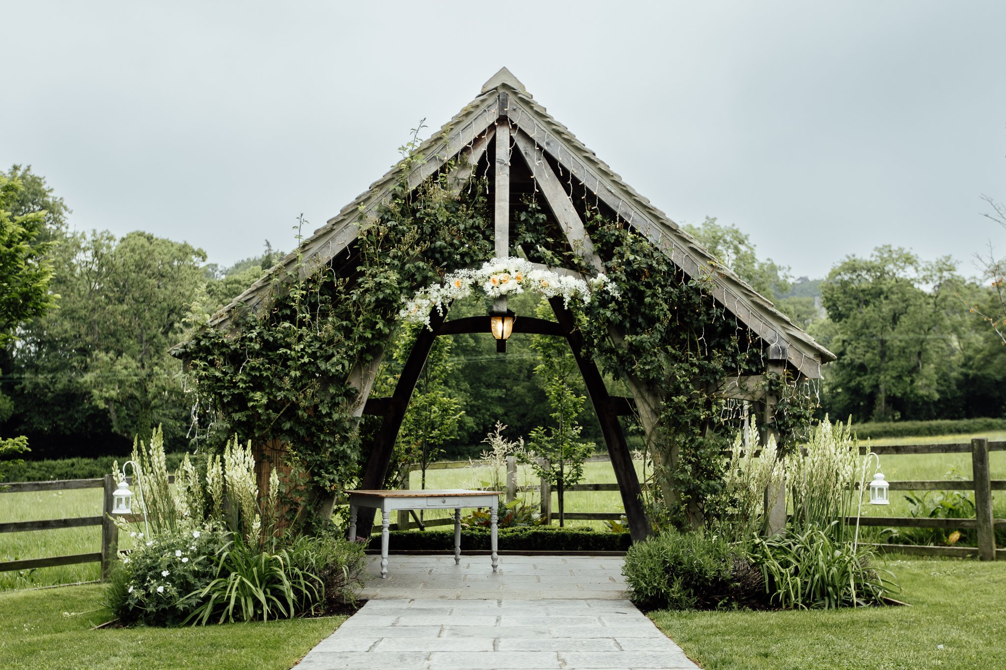 Hyde-House-Cotswold-Wedding-Photography-22.jpg