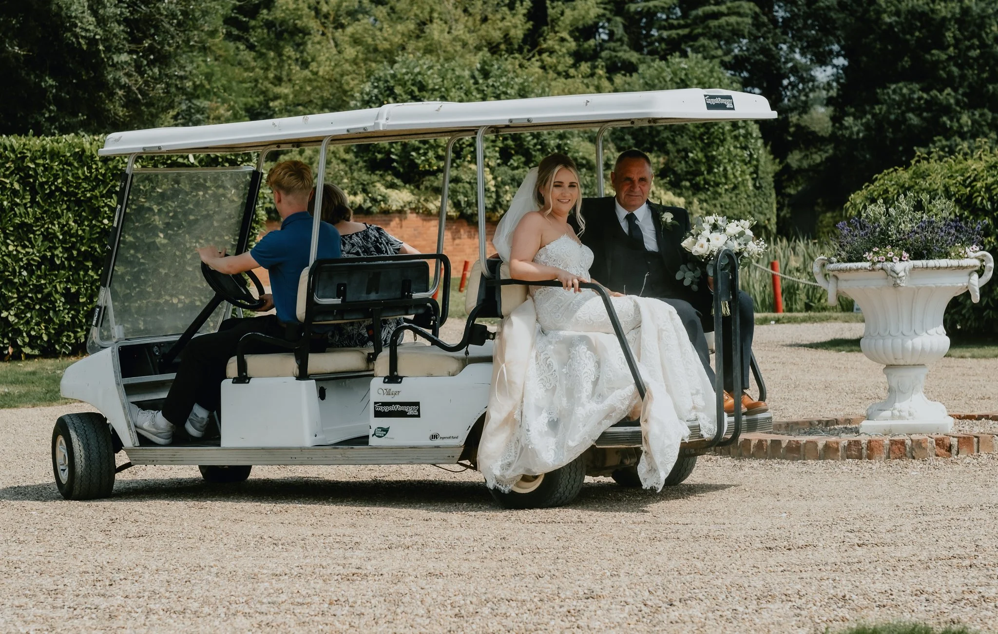 Wedding_photography-nottinghamshire-county-golf-club (39 of 148).jpg