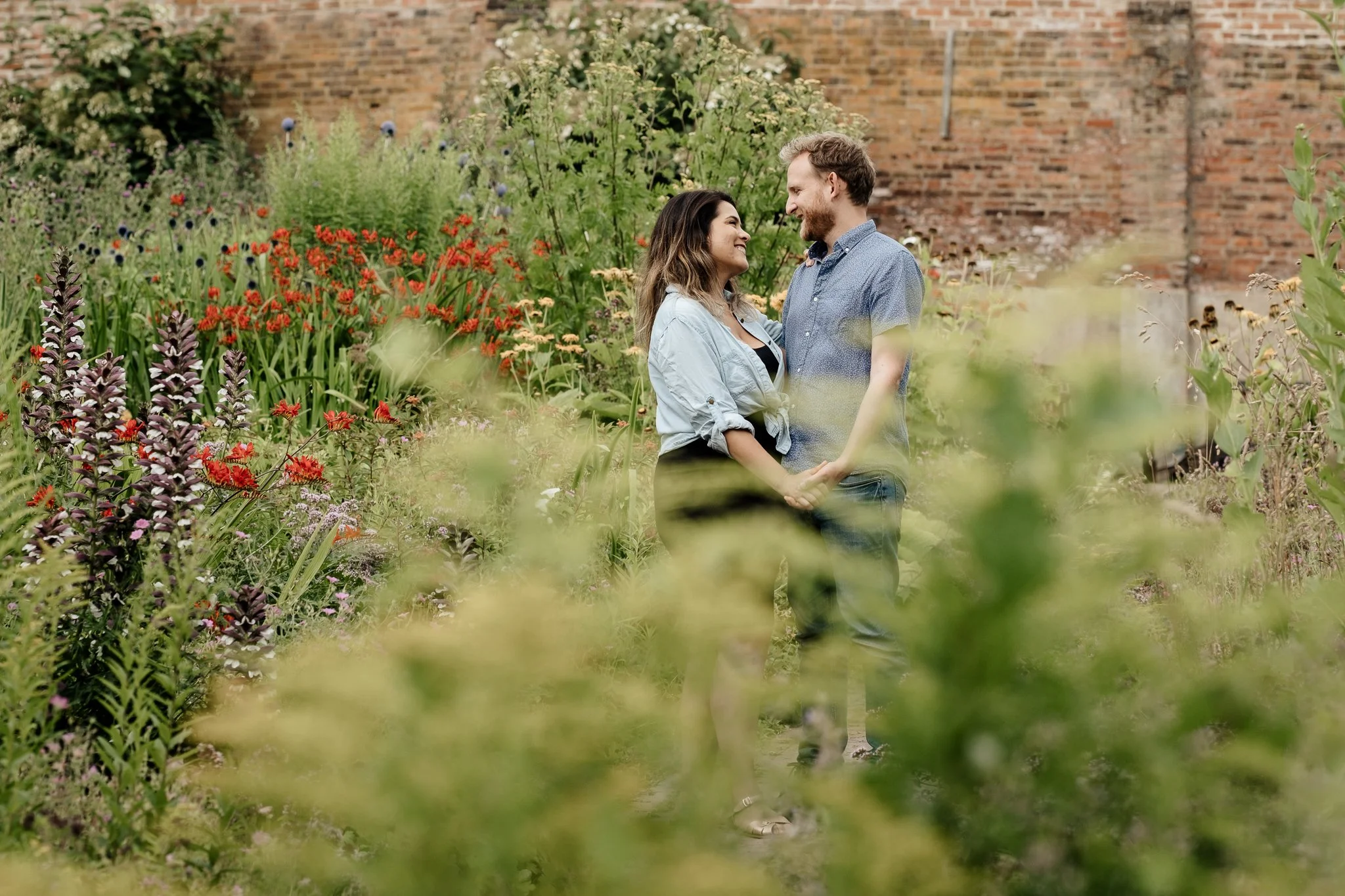 A Relaxed Engagement Photoshoot at&nbsp;Darley Park