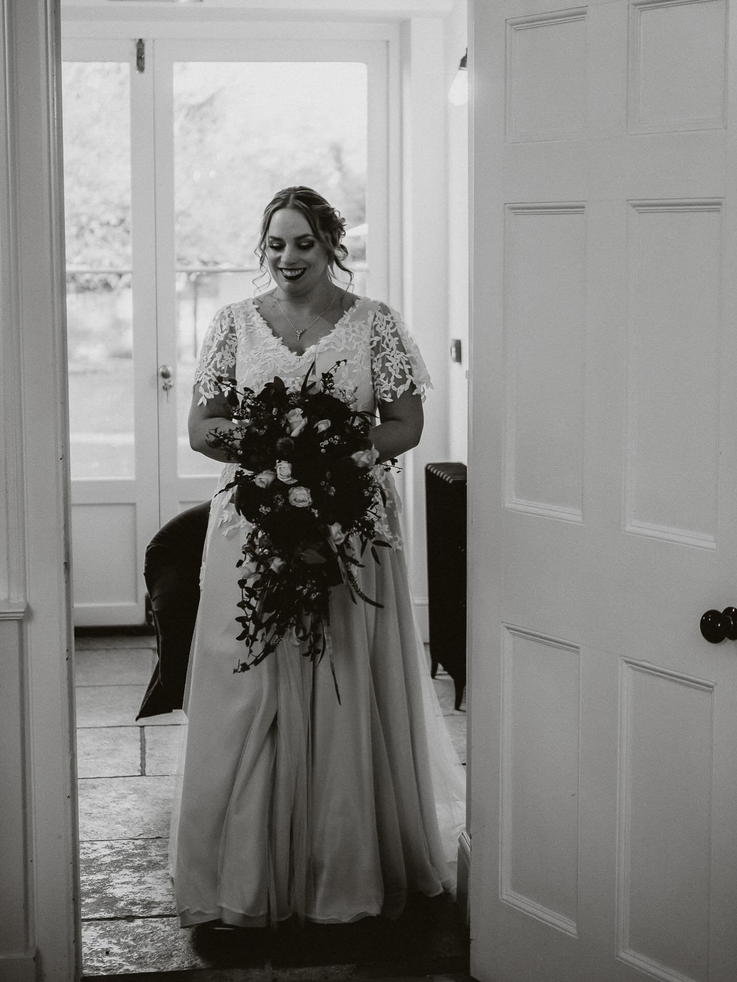 A relaxed country wedding at Aswarby Rectory 🤍

This was my first time photographing at Aswarby Rectory alongside side Ryan and it instantly became a favourite.

Becky and Dan planned a day that felt completely true to them outdoors, relaxed and cen