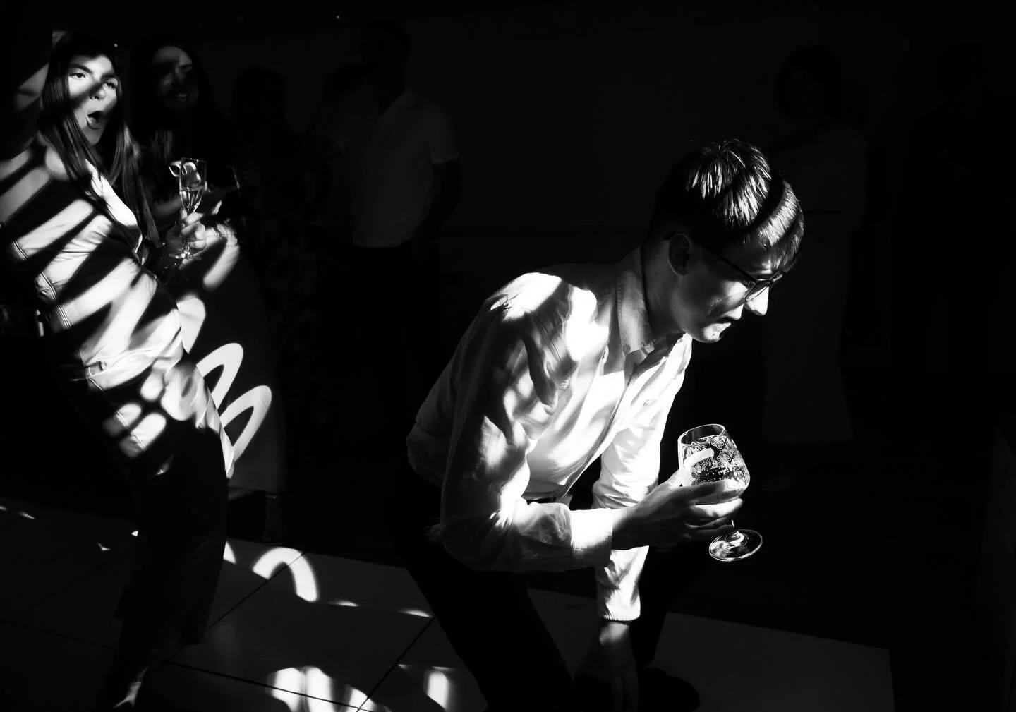 Crazy light and a dance floor makes for arty pics 📷