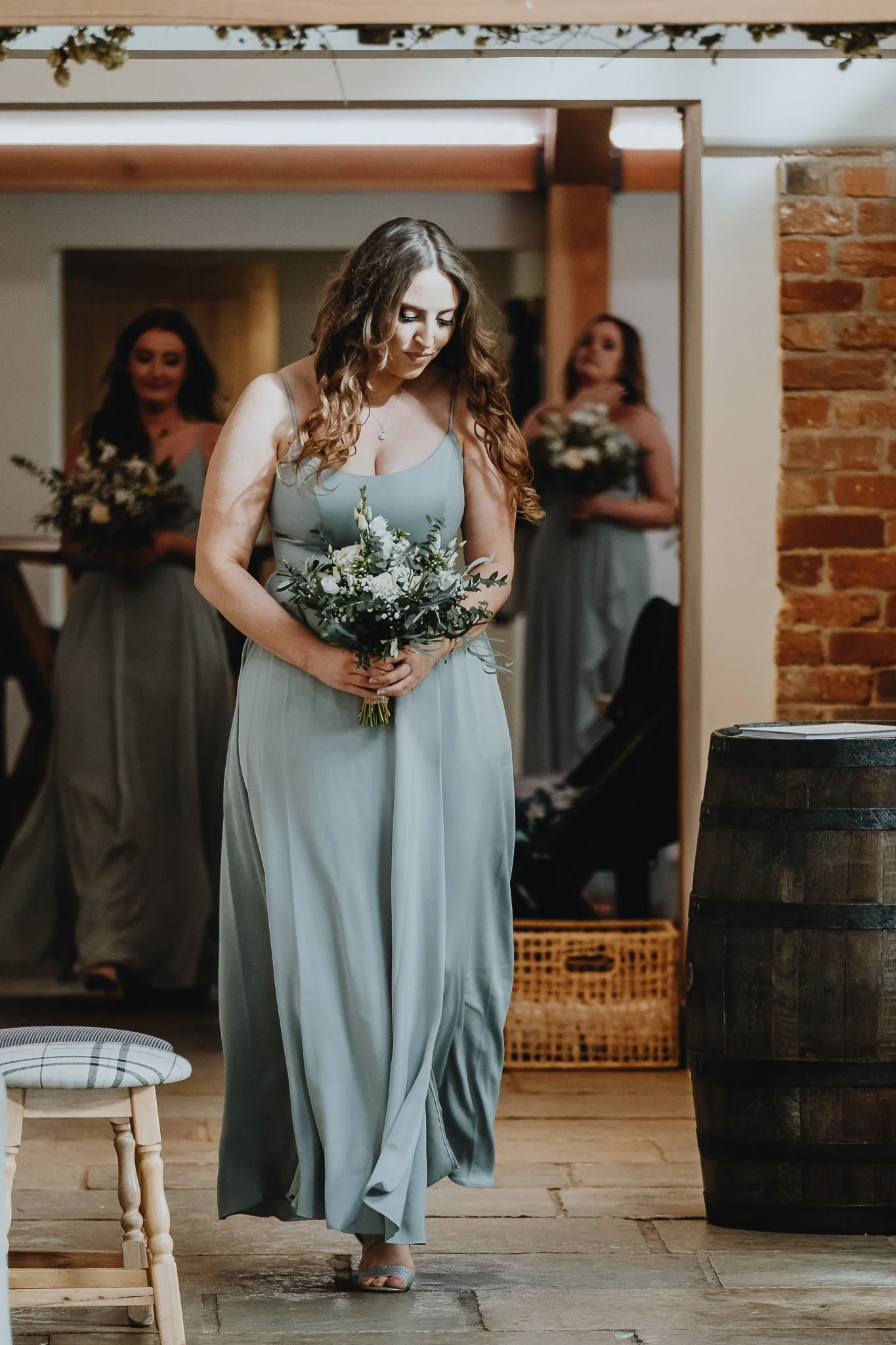 Hanbury-Barns-Wedding-photographer-Staffordshire-24.jpg