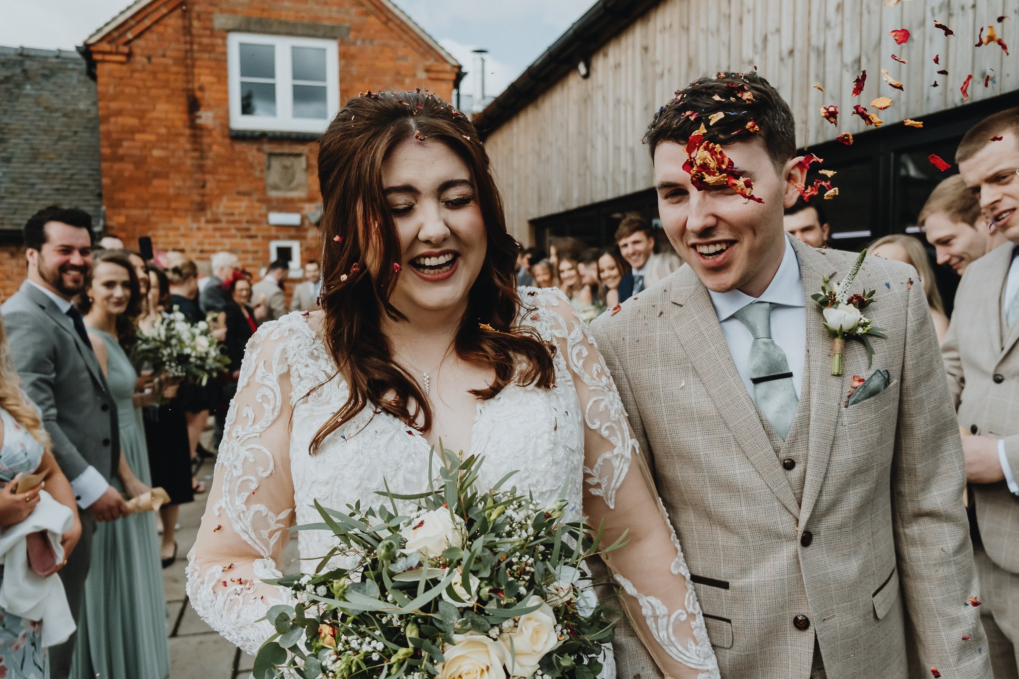 Hanbury-Barns-Wedding-photographer-Staffordshire-40.jpg