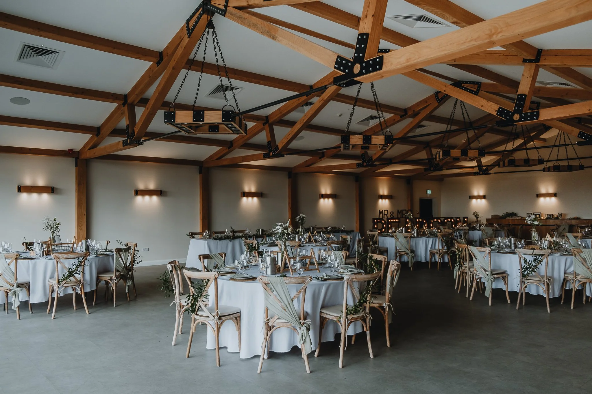 Hanbury-Barns-Wedding-photographer-Staffordshire-49.jpg