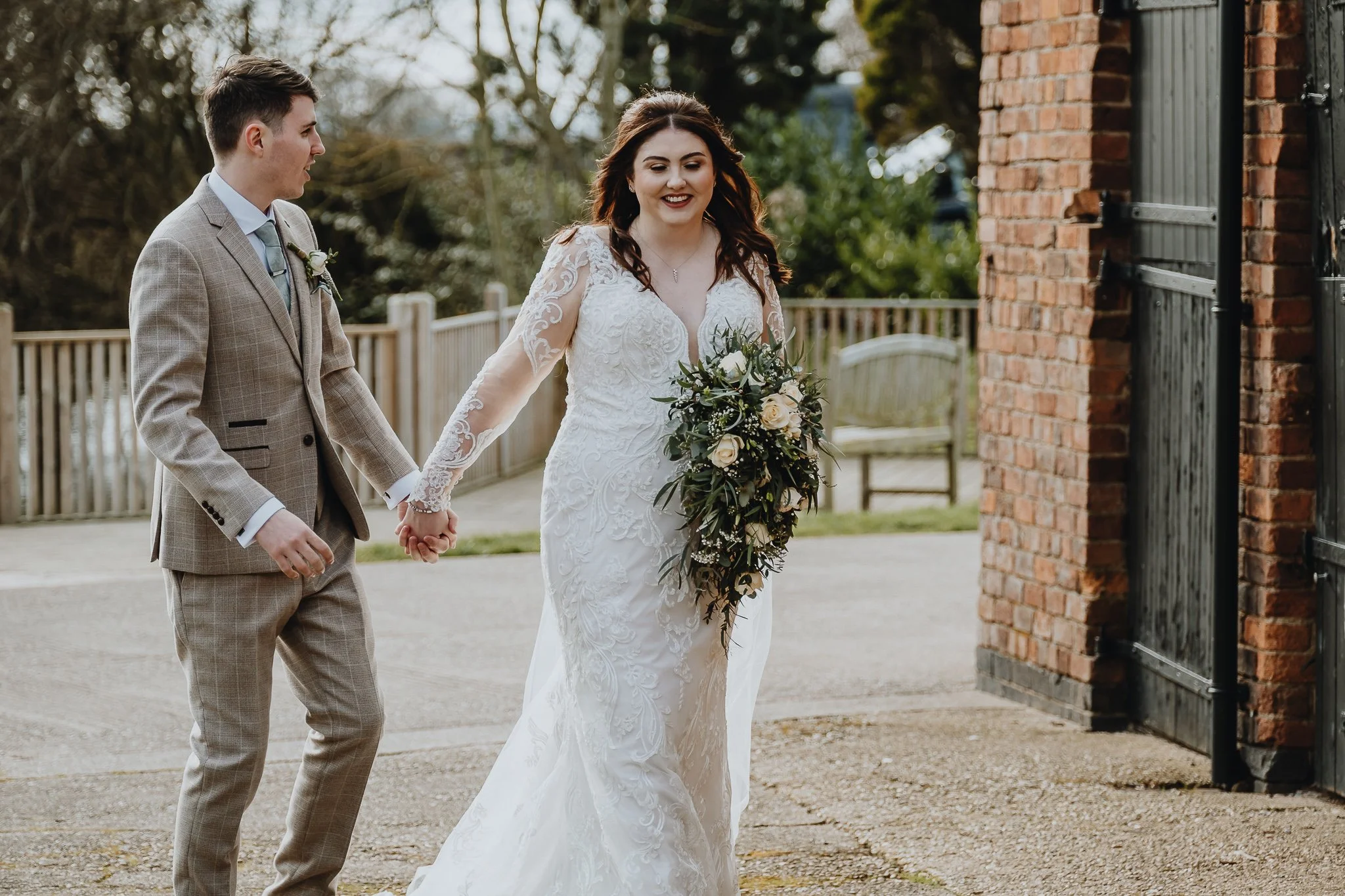 Hanbury-Barns-Wedding-photographer-Staffordshire-71.jpg