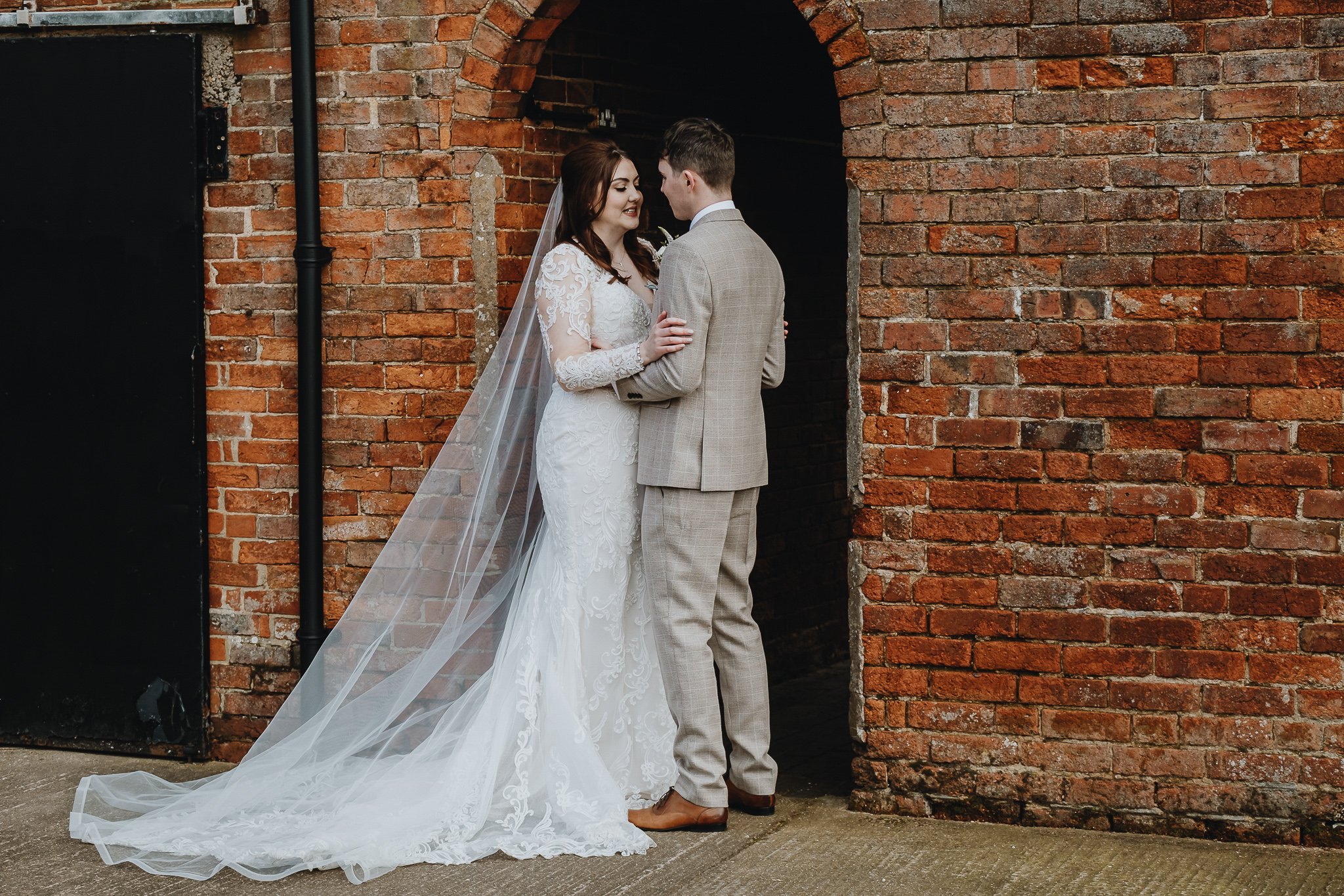 Hanbury-Barns-Wedding-photographer-Staffordshire-76.jpg