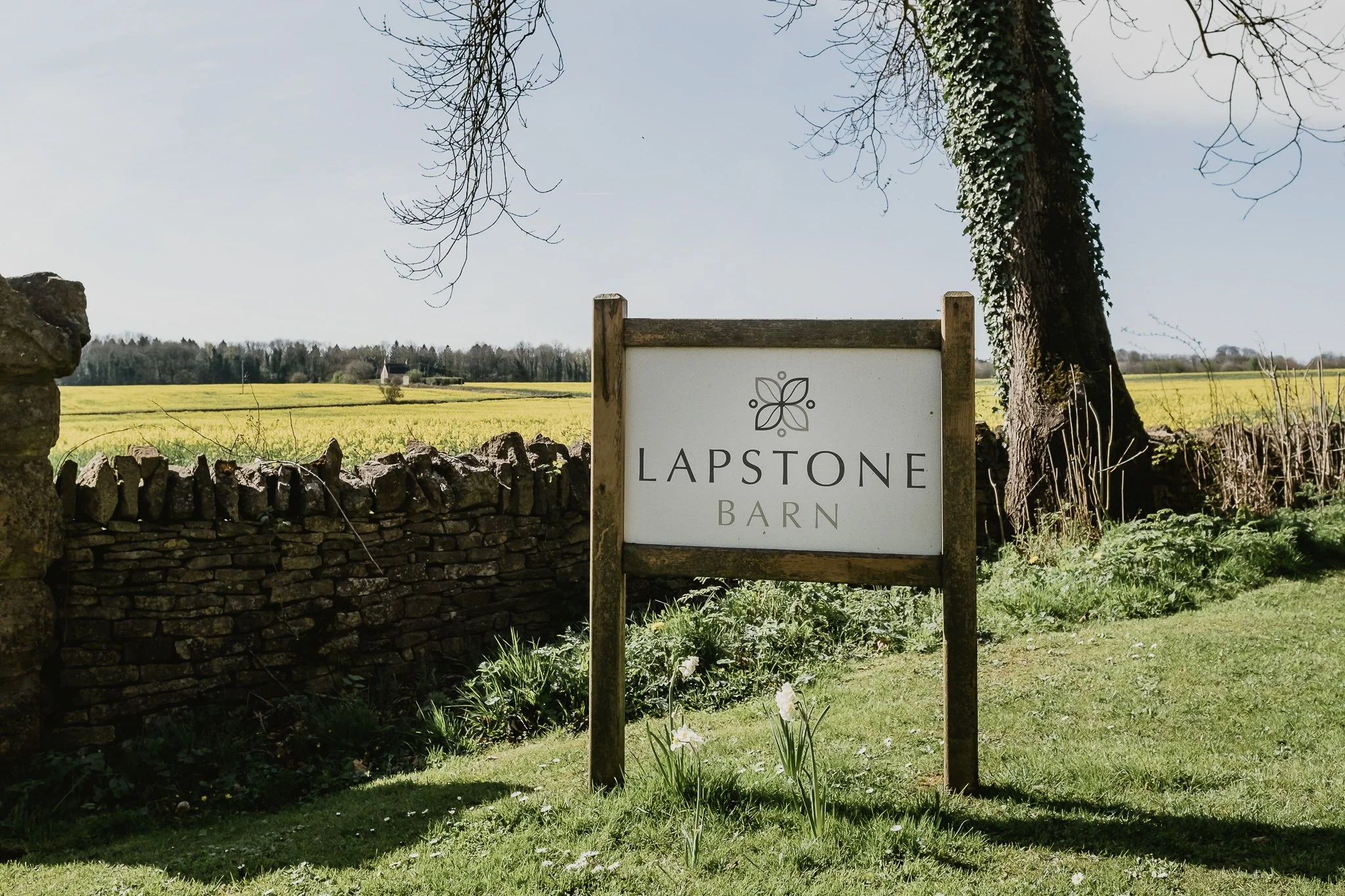 Lapstone-Barn-Wedding-Photographer-Cotswolds-1.jpg