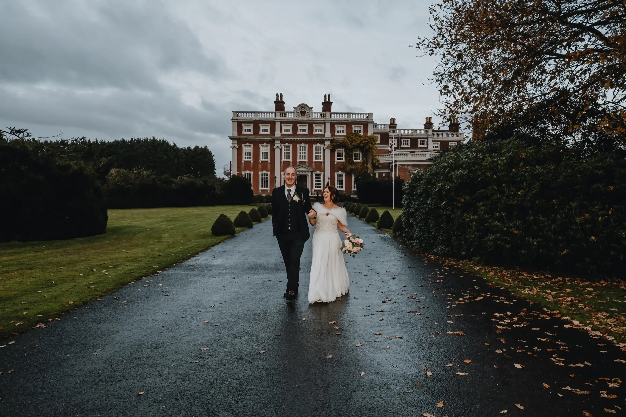 What Does 2–4 Hours of Wedding Photography Cover?