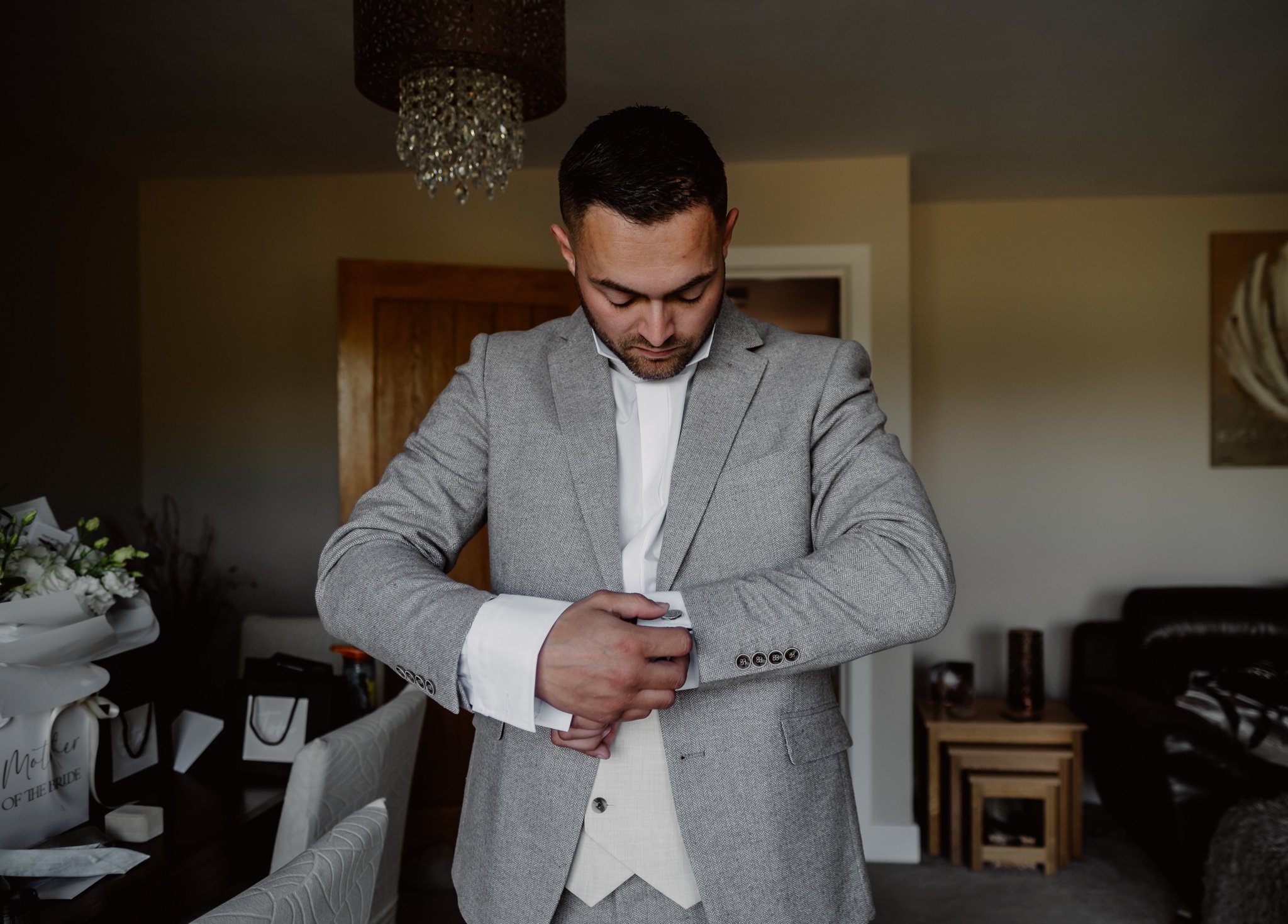 Hanbury-Barns-May-Wedding-Photography-5.jpg
