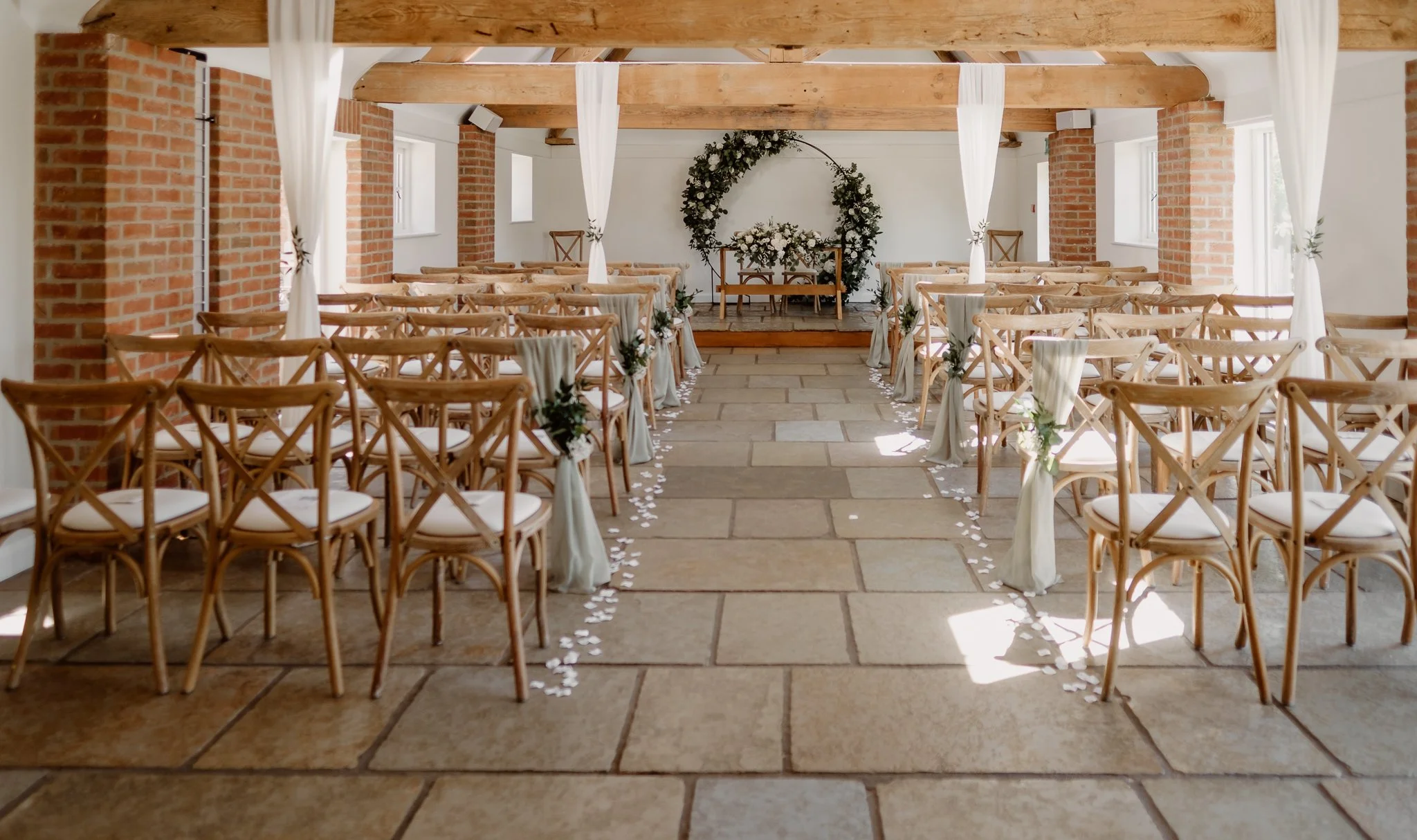 Hanbury-Barns-May-Wedding-Photography-16.jpg
