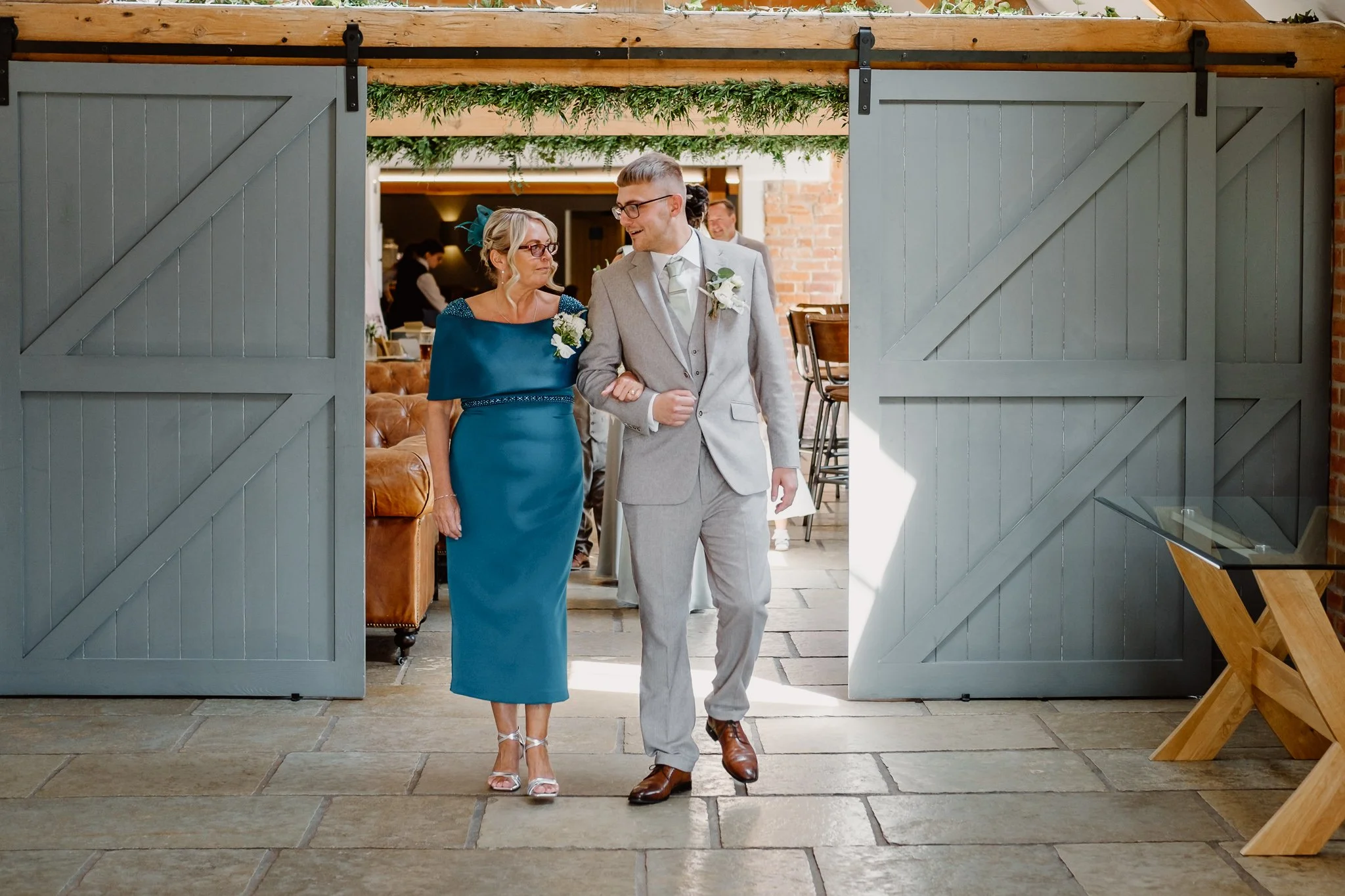 Hanbury-Barns-May-Wedding-Photography-23.jpg