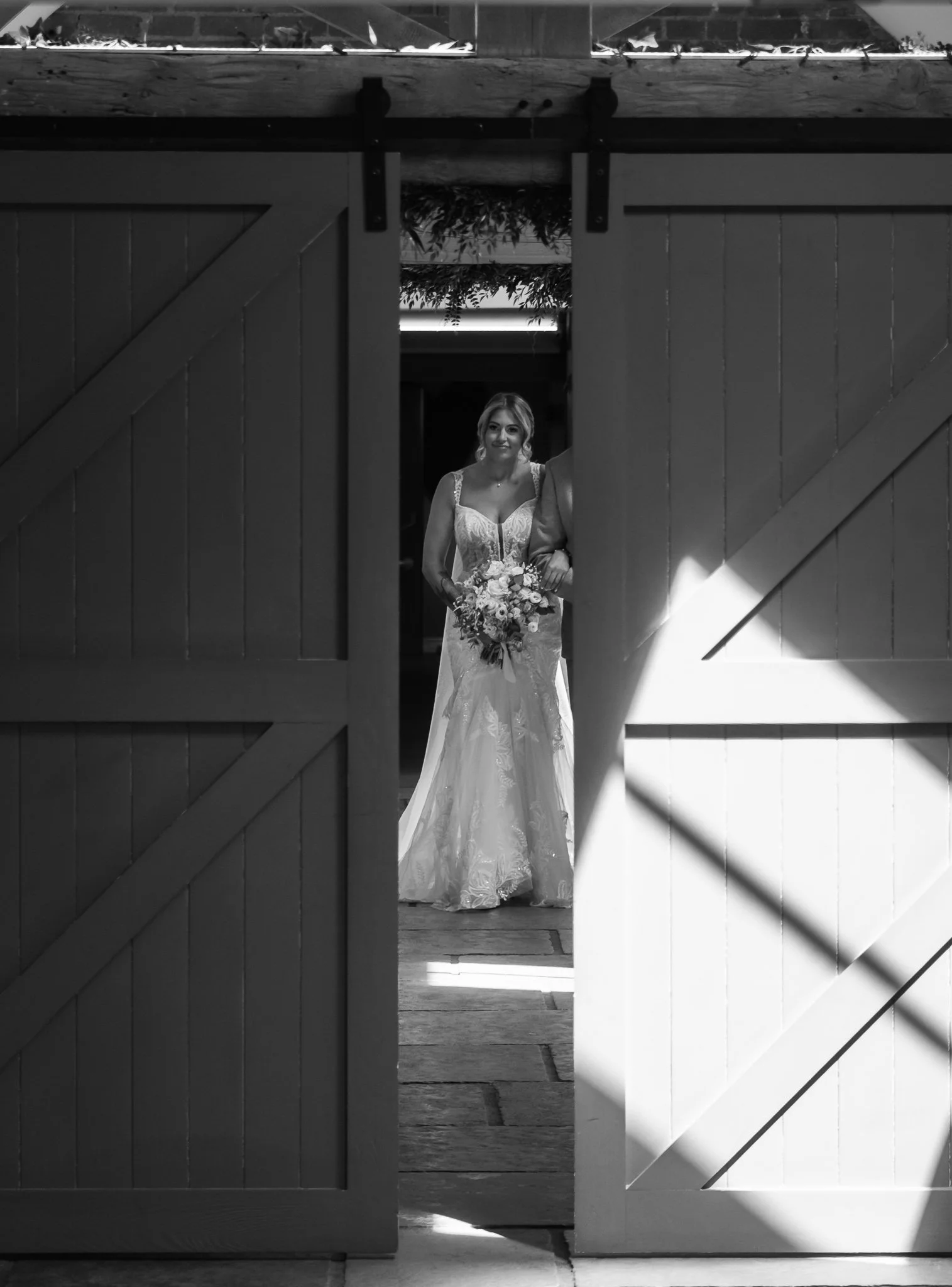 Hanbury-Barns-May-Wedding-Photography-25.jpg