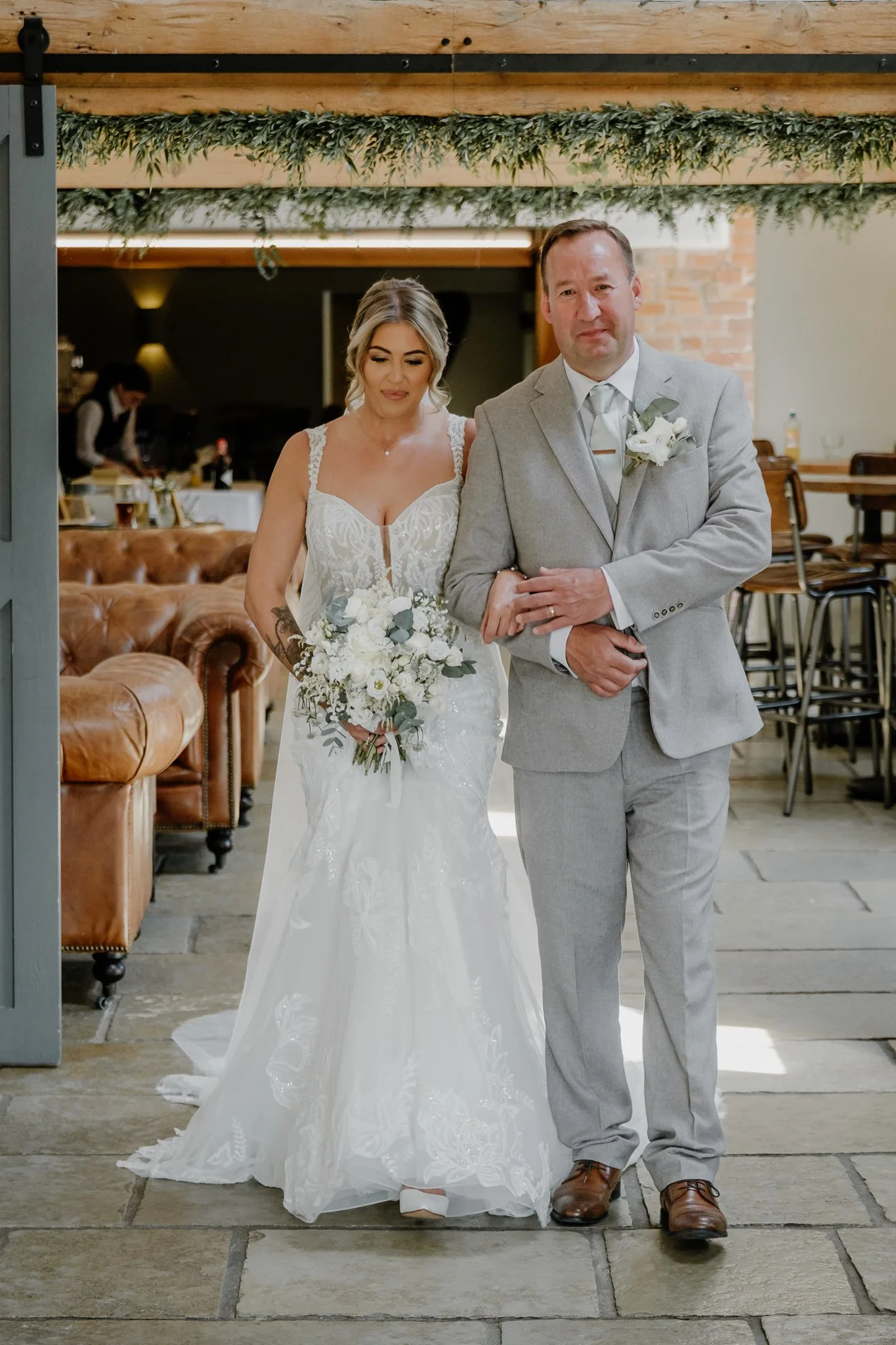 Hanbury-Barns-May-Wedding-Photography-26.jpg