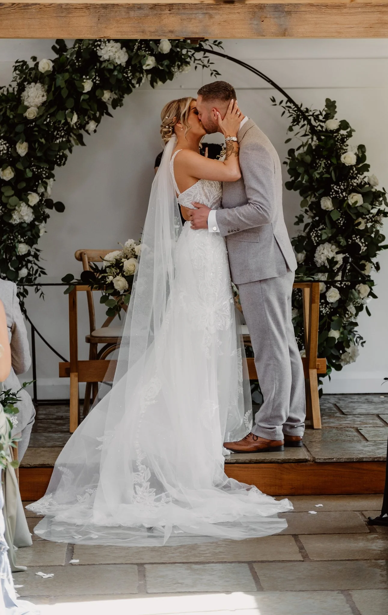 Hanbury-Barns-May-Wedding-Photography-32.jpg