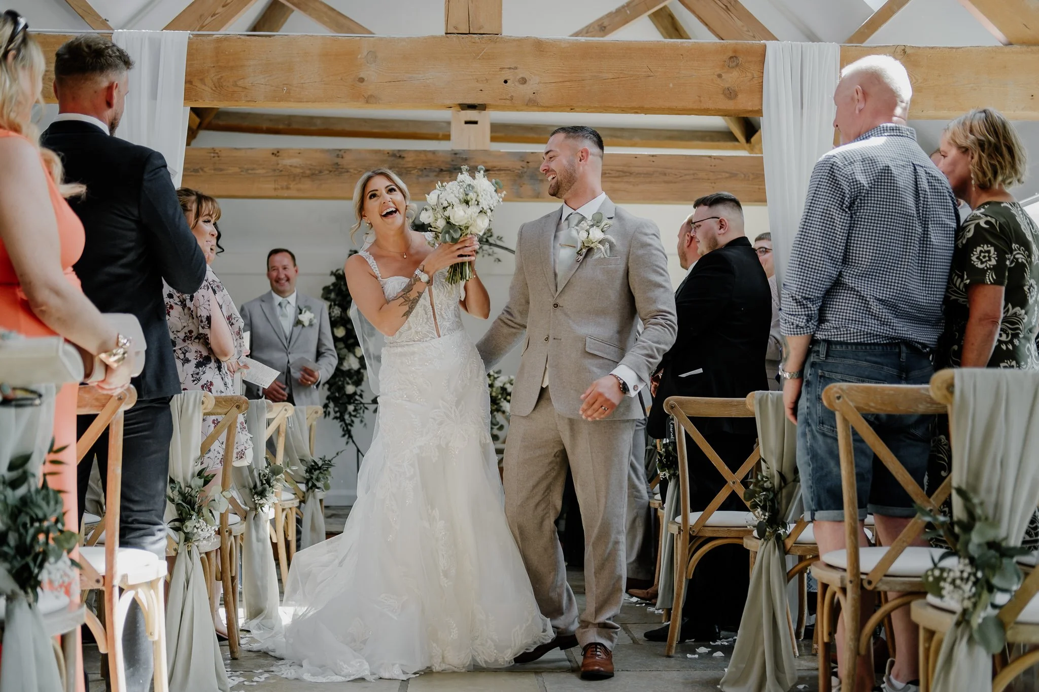 Hanbury-Barns-May-Wedding-Photography-37.jpg