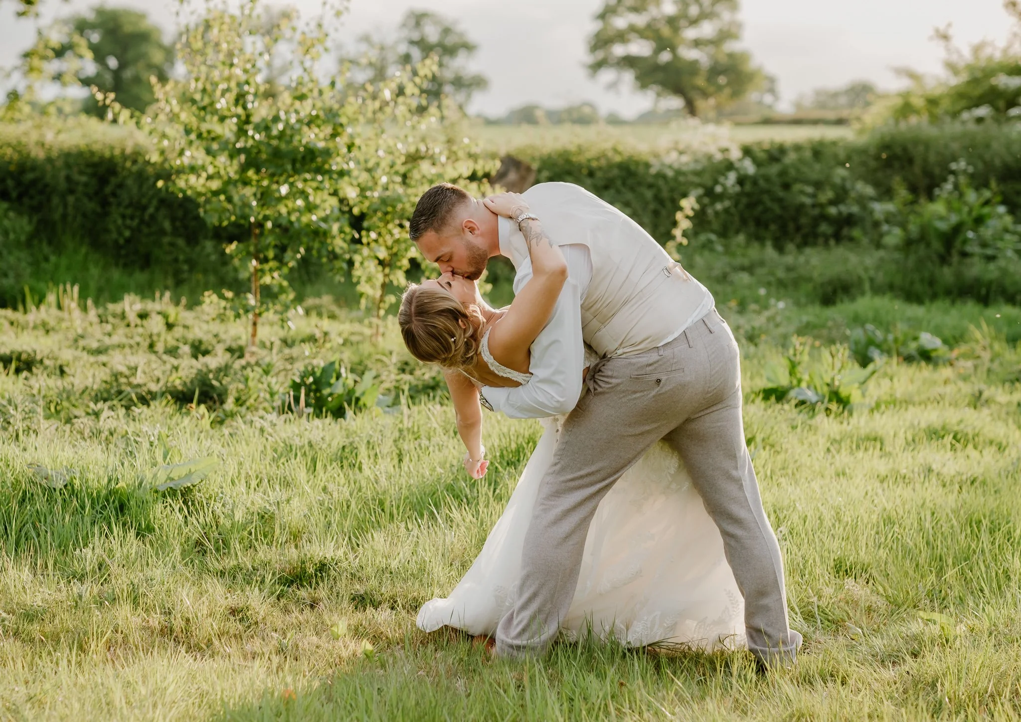 Hanbury-Barns-May-Wedding-Photography-111.jpg