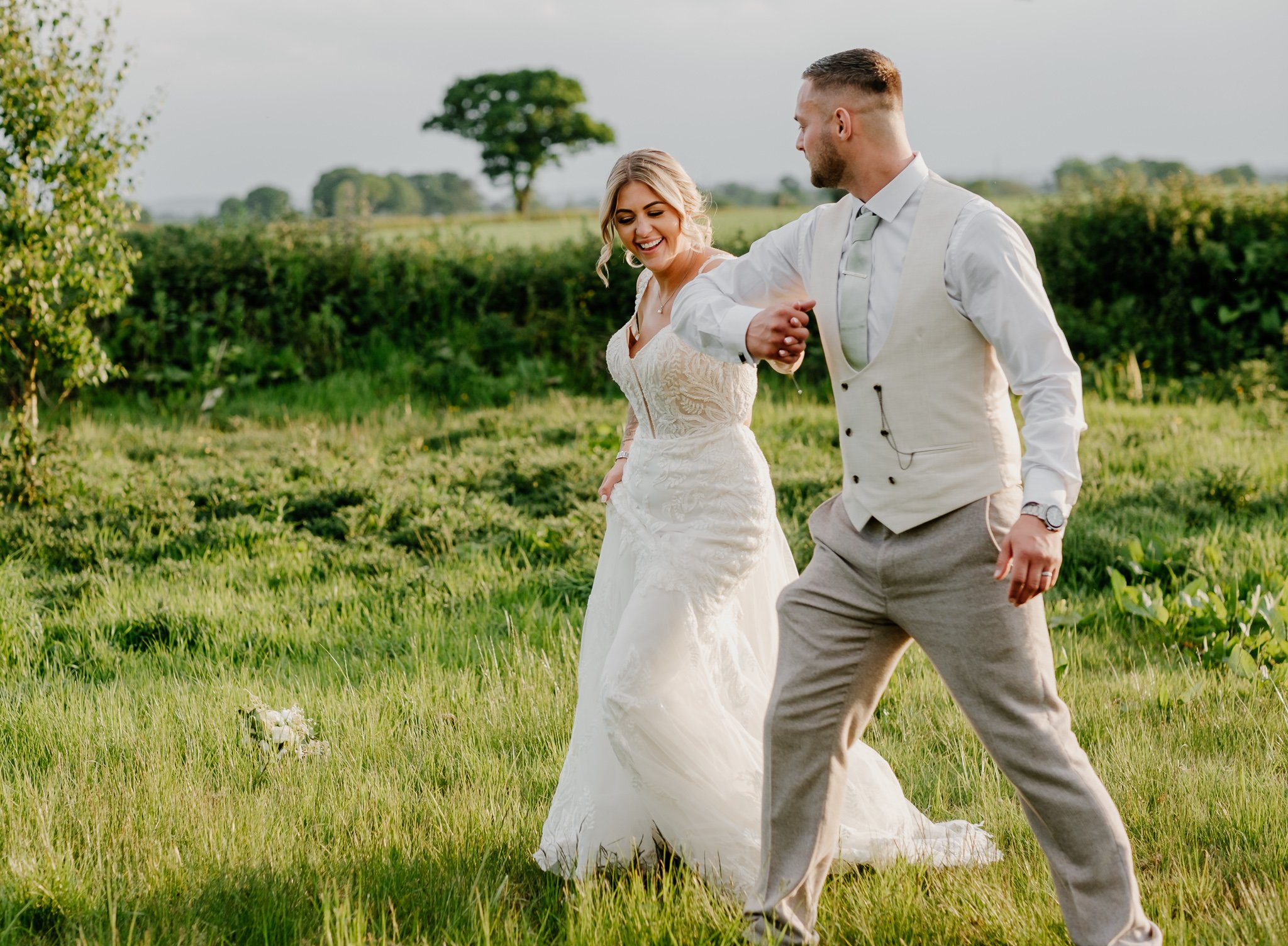 Hanbury-Barns-May-Wedding-Photography-113.jpg