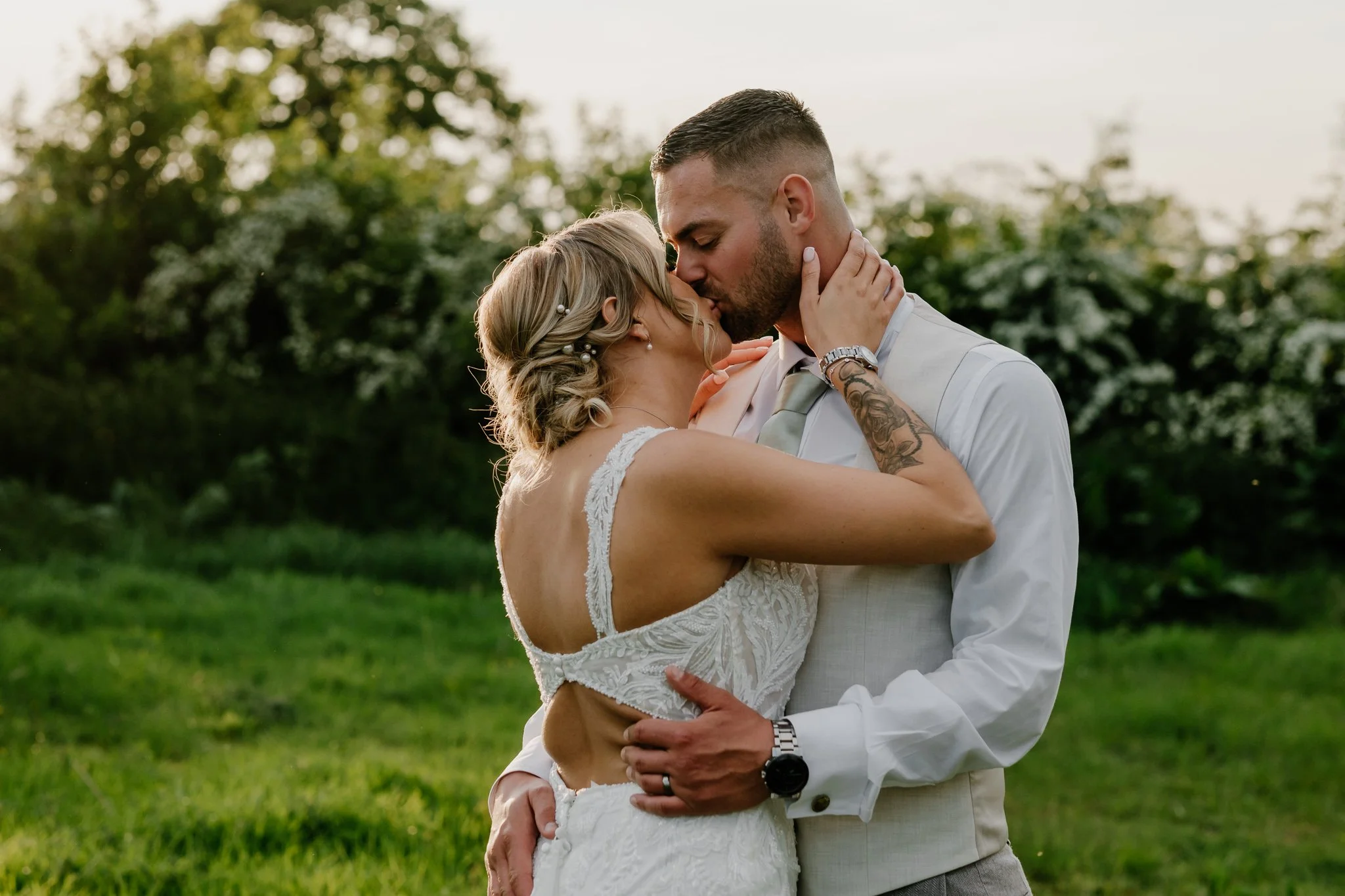 Hanbury-Barns-May-Wedding-Photography-114.jpg