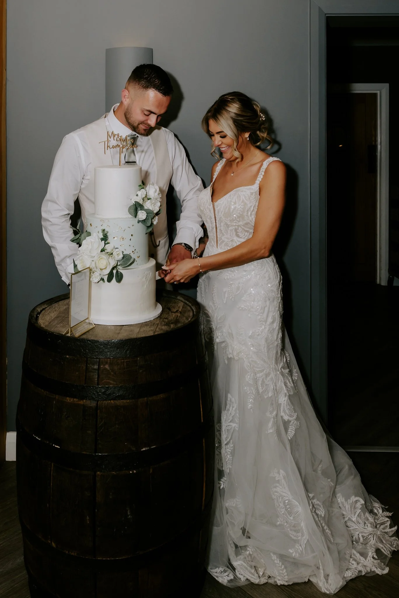 Hanbury-Barns-May-Wedding-Photography-116.jpg