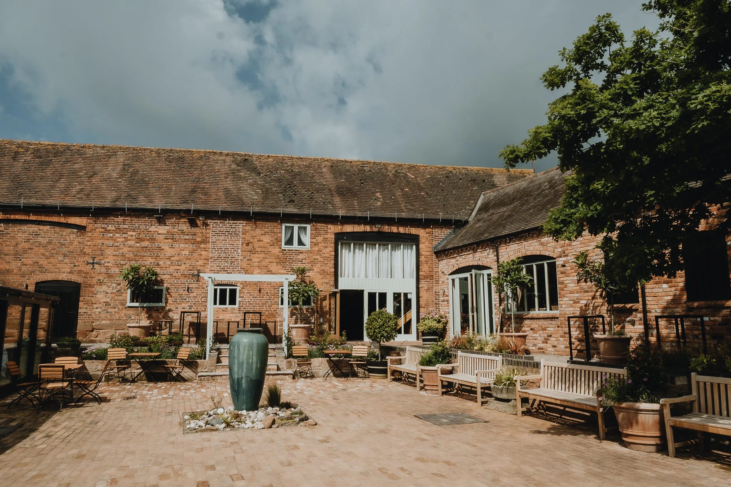 Curradine-Barns-Wedding-Worcestershire-2.jpg