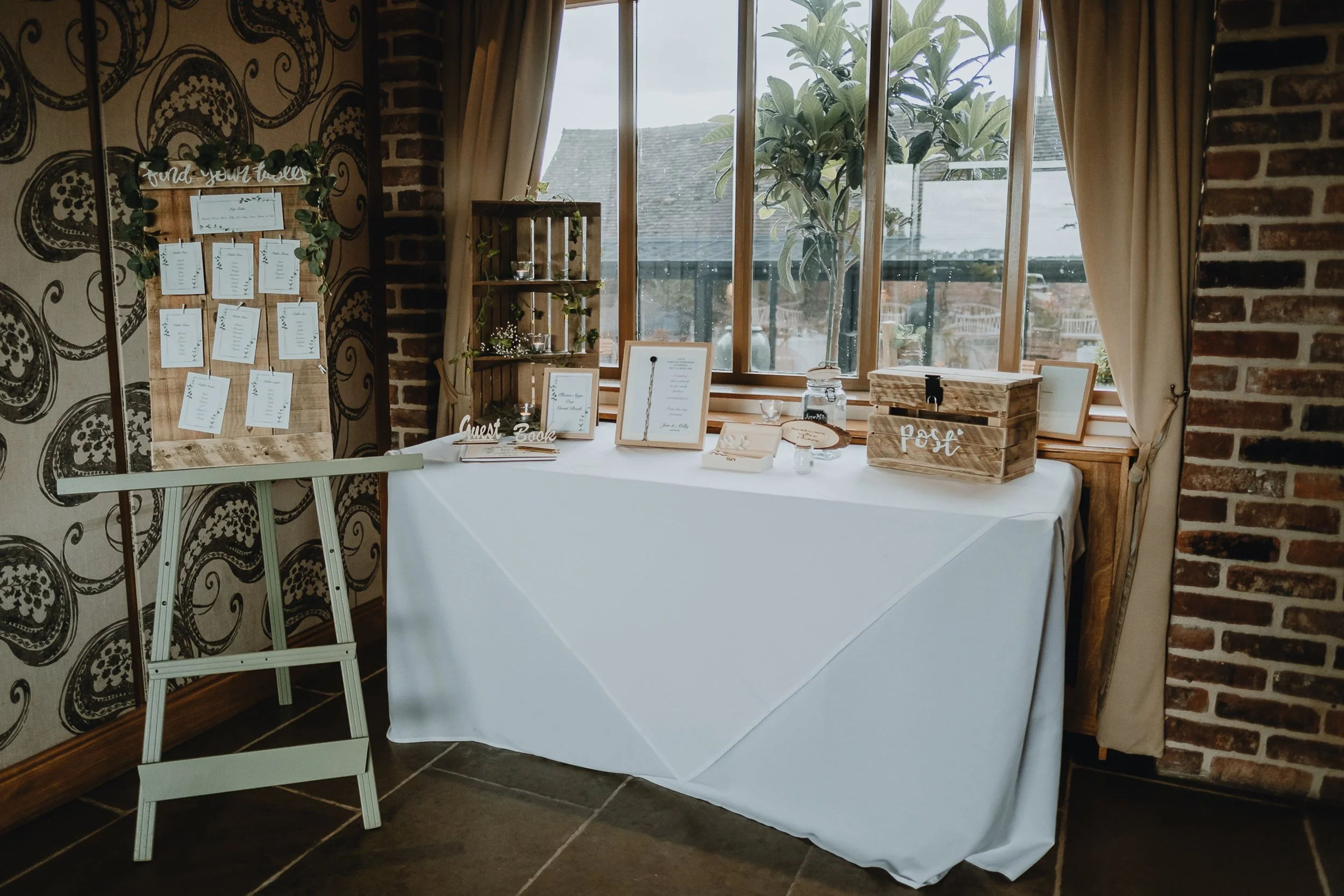Curradine-Barns-Wedding-Worcestershire-12.jpg