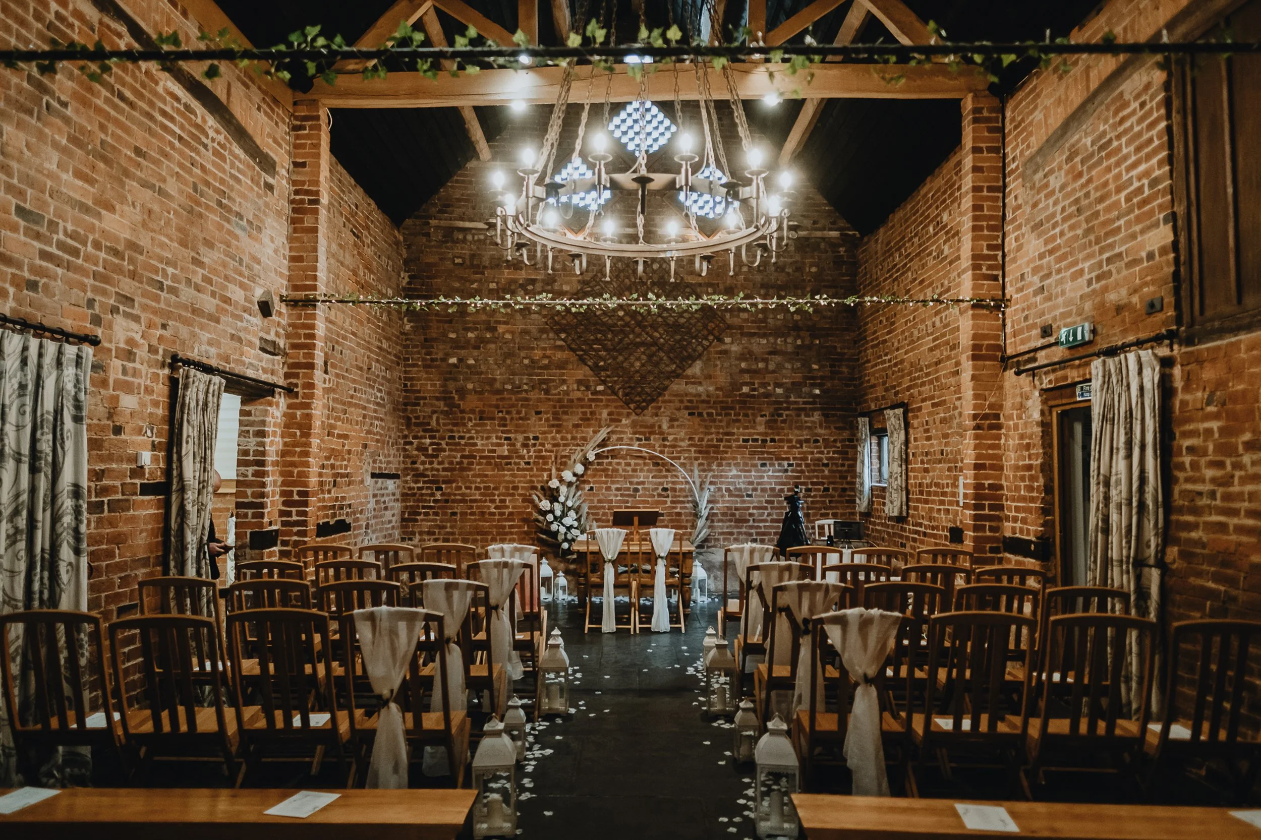 Curradine-Barns-Wedding-Worcestershire-11.jpg