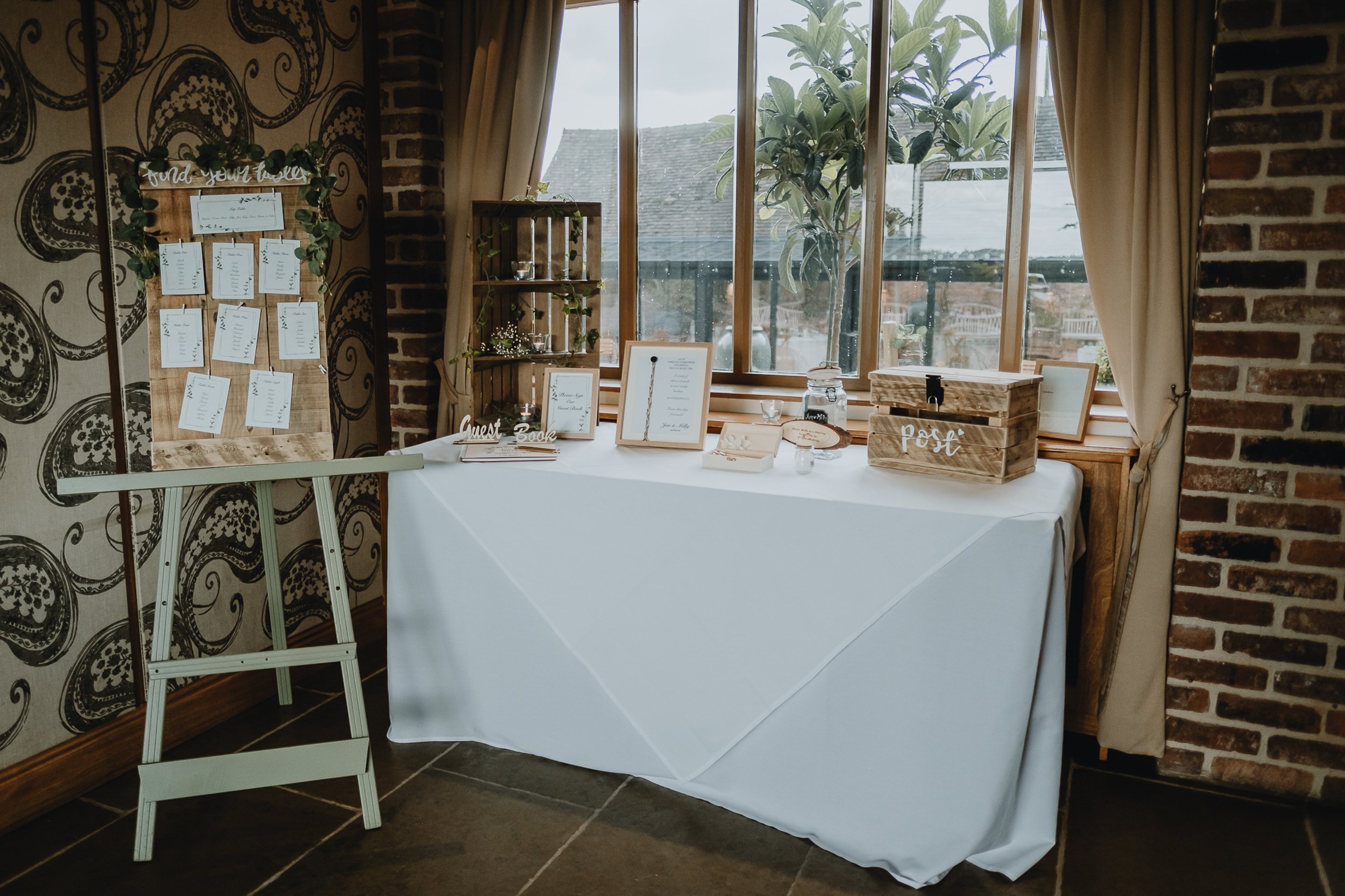 Curradine-Barns-Wedding-Worcestershire-12.jpg