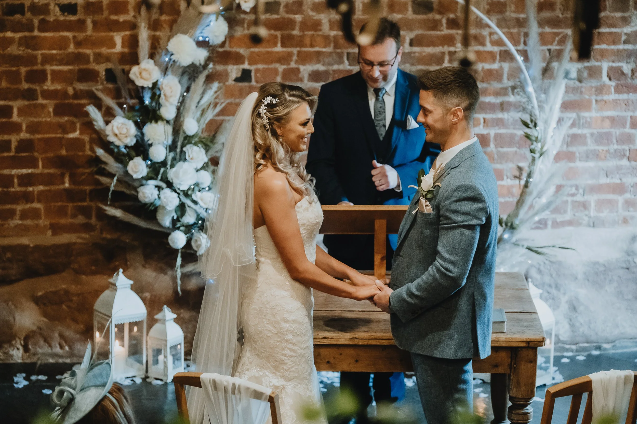 Curradine-Barns-Wedding-Worcestershire-21.jpg
