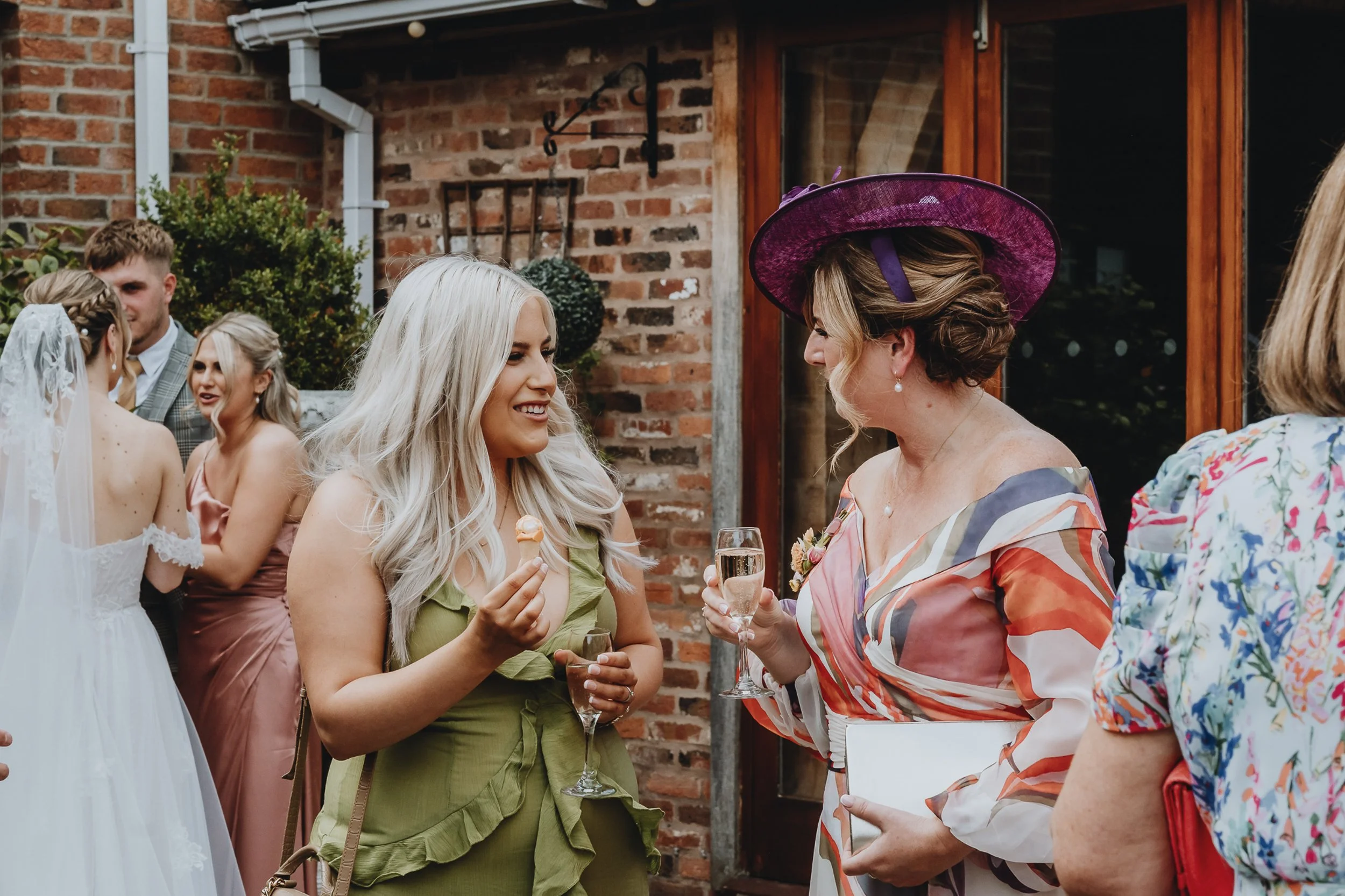 Swancar-farm-wedding-photography-onottighamshire-49.jpg