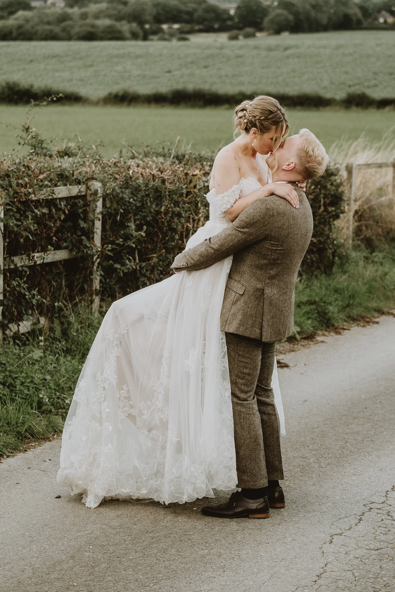 Swancar-farm-wedding-photography-onottighamshire-83.jpg