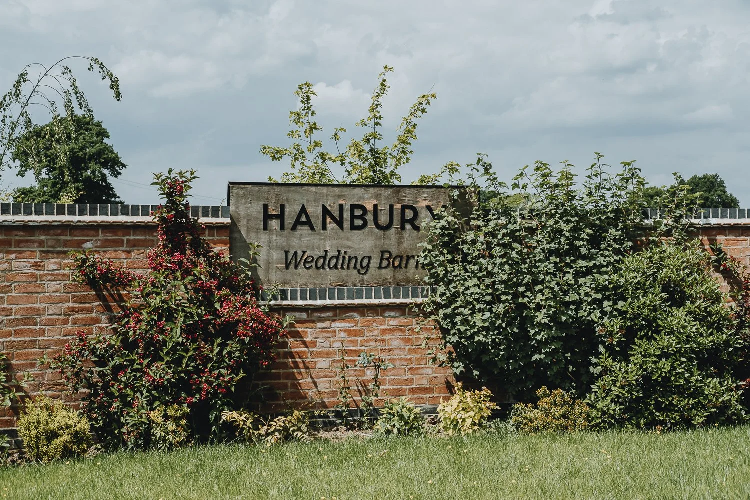 Indian-Fusion-Wedding-Hanbury-Barns-38.jpg