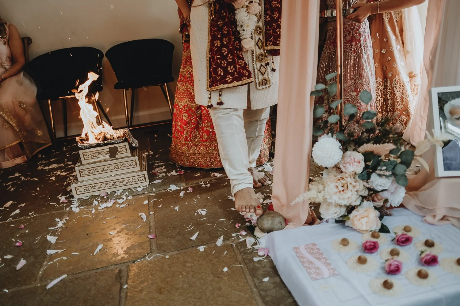 Indian-Fusion-Wedding-Hanbury-Barns-85.jpg
