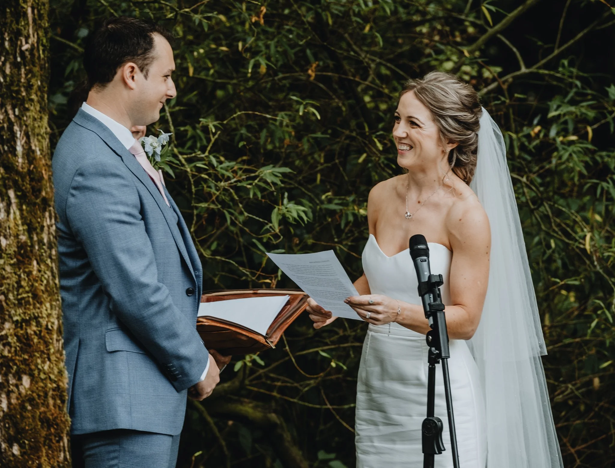 Market-Drayton-Farm-wedding-photography098.jpg