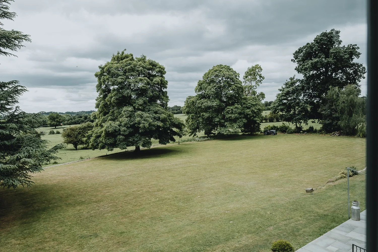 Ashton-Lodge-Country-House-Wedding-Warwickshire-1.jpg