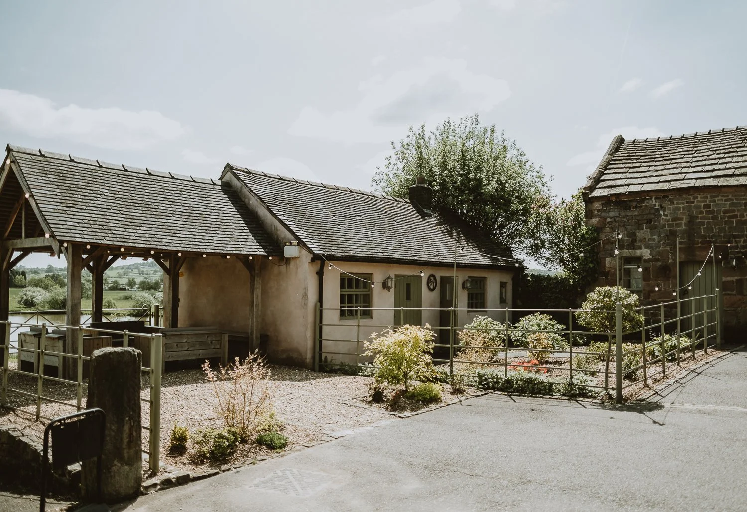 Ashes-Barns-Summer-Wedding-Staffordshire-2.jpg