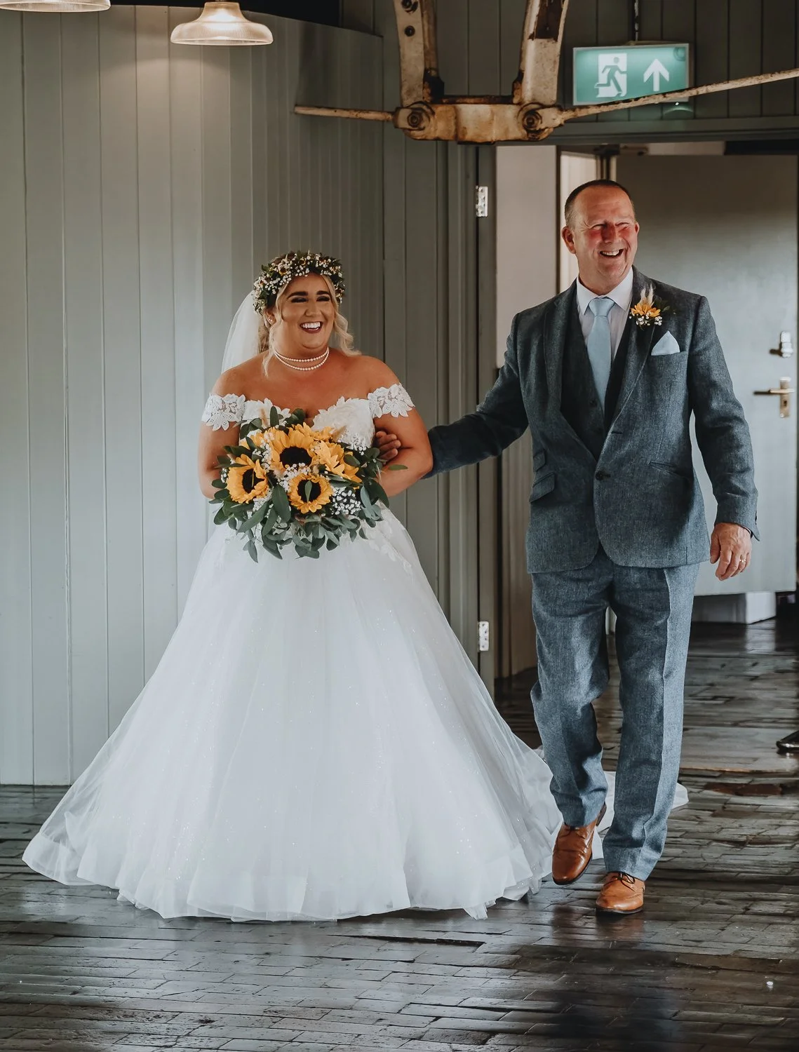 Sunflower-Theme-West-Mill-Wedding-59.jpg