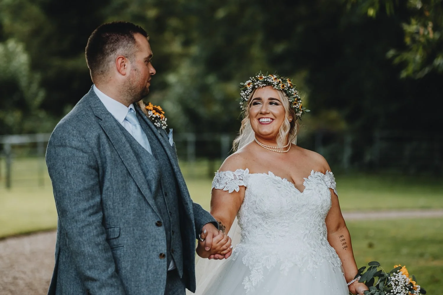 Sunflower-Theme-West-Mill-Wedding-114.jpg